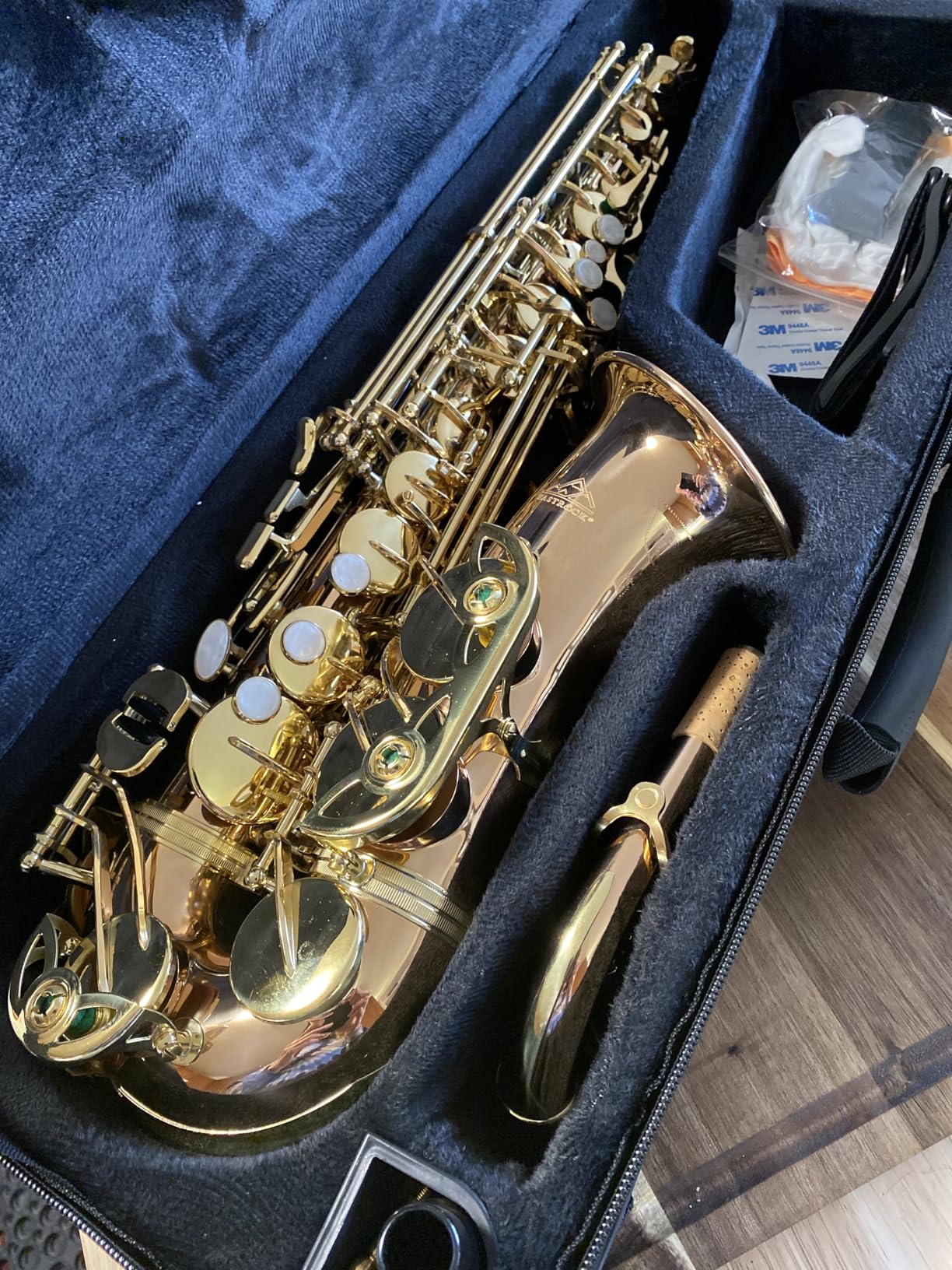 EASTROCK Alto Saxophone Gold E Flat Sax Full Kit for Students Beginner with Carrying Case, Mouthpiece, Mouthpiece Cushion Pads, Cleaning Cloth & Cleaning Rod, White Gloves, Neck Strap customer photo 2