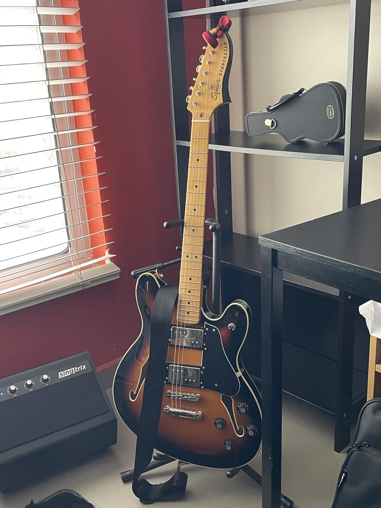 Squier Classic Vibe Starcaster Electric Guitar, with 2-Year Warranty, 3-Color Sunburst, Maple Fingerboard customer photo 2