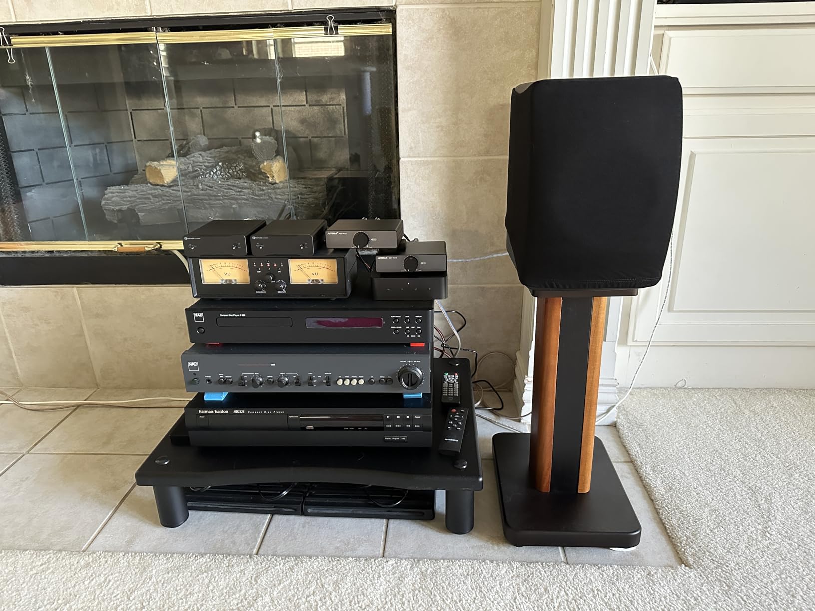 Monolith Amplifier/Component Stand XL - Open Air Design, Scratch-Resistant, Hold up to 200Lbs., Perfect Way to Organize AV Components, Black customer photo 2
