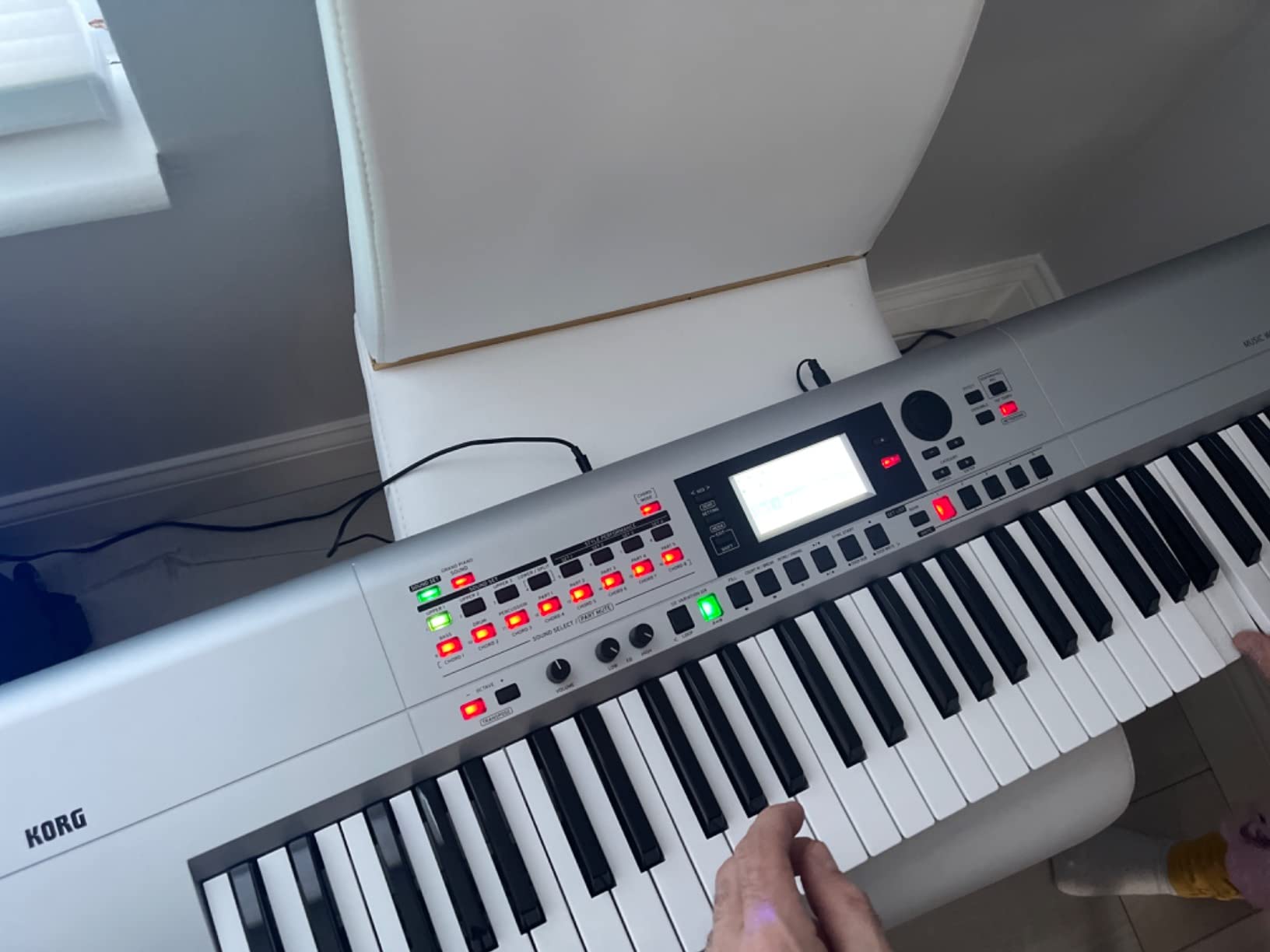 Korg i3 Arranger Keyboard - 76-Key Music Workstation, Silver customer photo 2