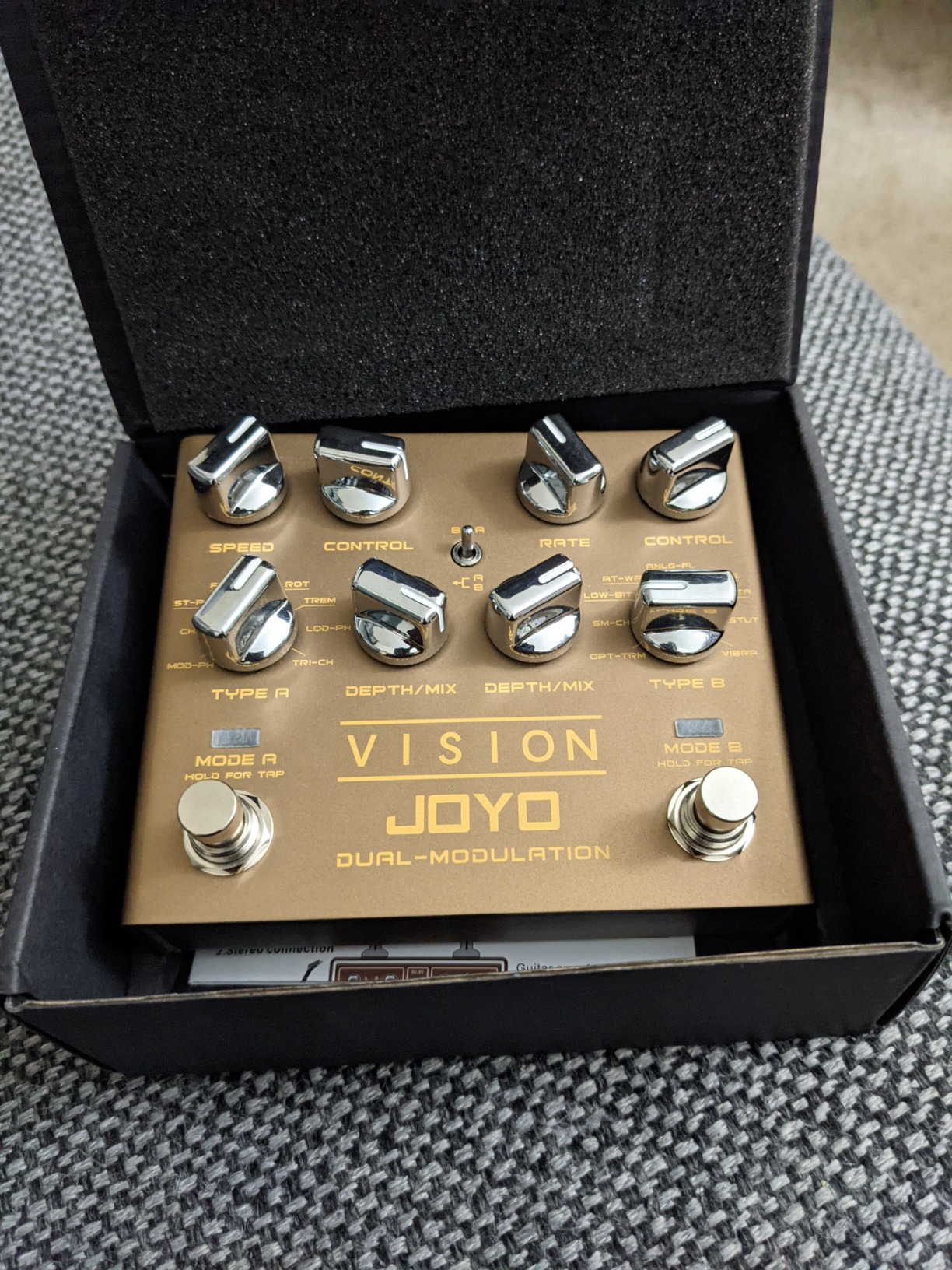 JOYO Dual-Channel Modulation Guitar Pedal, 18 Effects (Vision R-09) customer photo 1