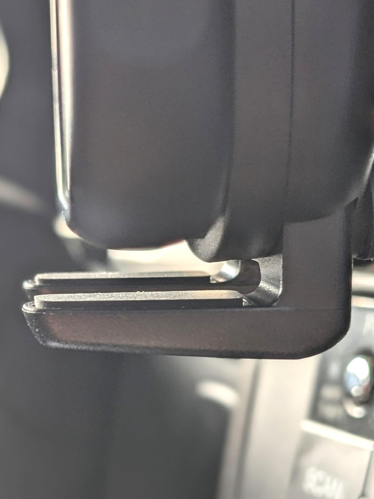 iOttie Easy One Touch Signature CD Slot Mount - Universal Car Phone Holder for iPhone, Google, Samsung, Moto, LG, and all other Smartphones customer photo 2