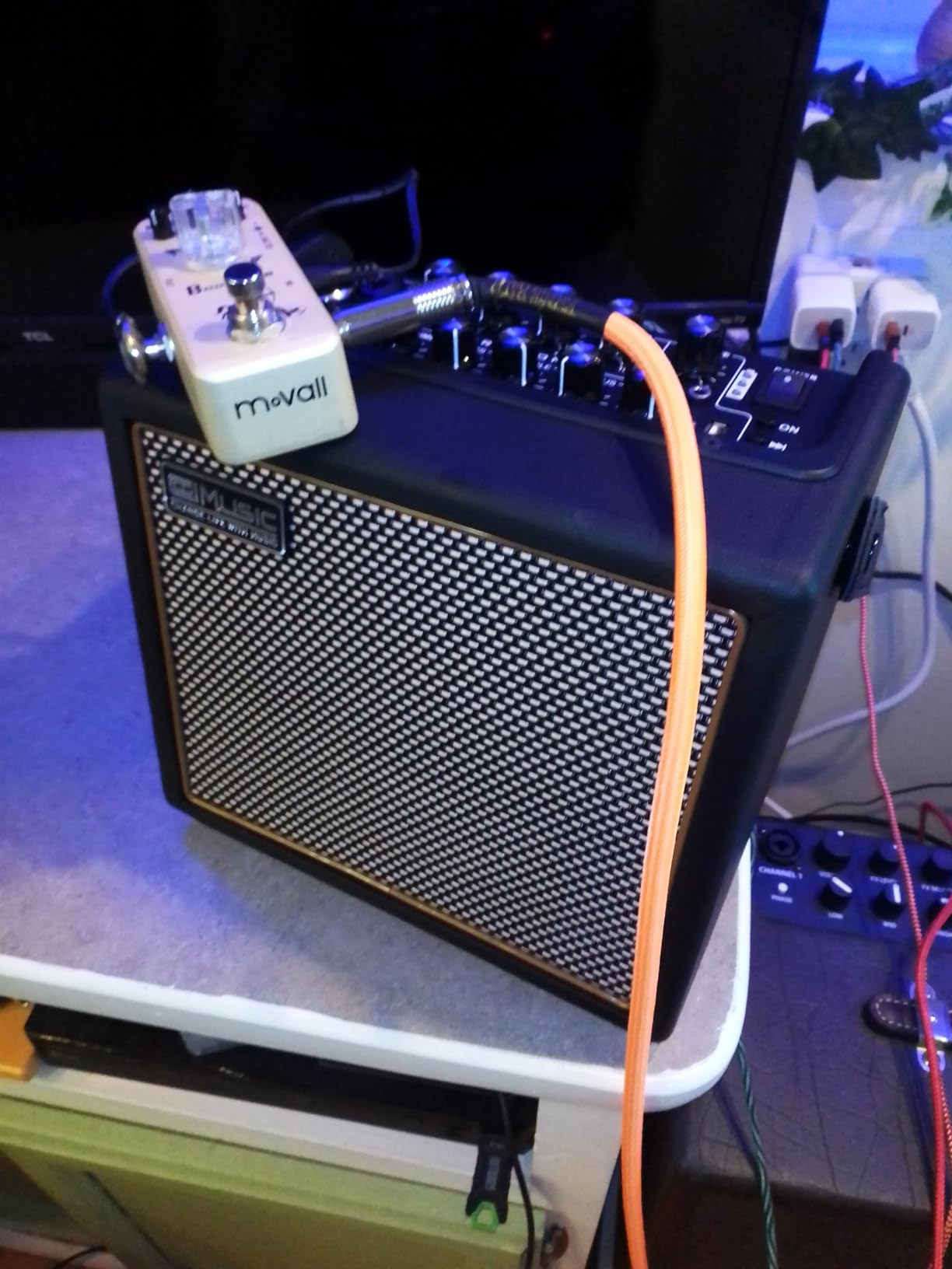 Acoustic Guitar Amplifier, 30 Watt Bluetooth Speaker Rechargeable Portable Acoustic Guitar Amp with Reverb Chorus Effect, 3 Inputs, Black customer photo 2
