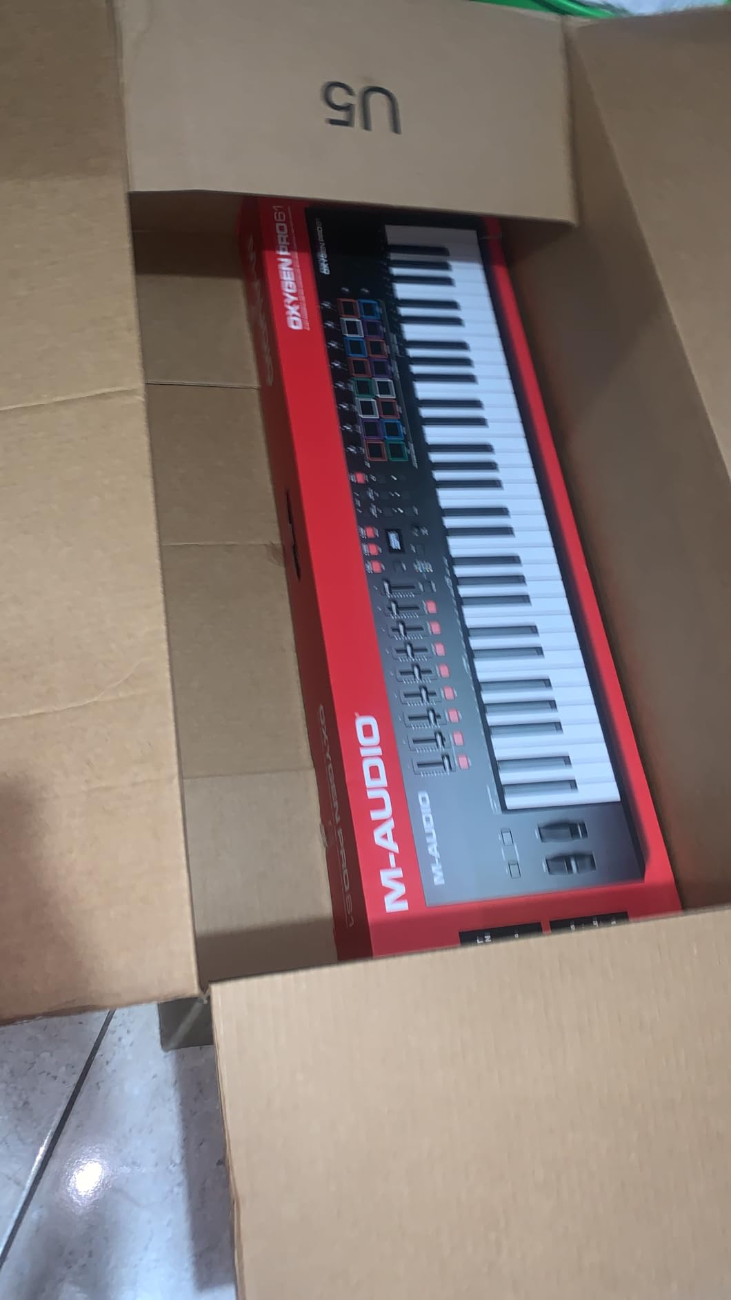 M-AUDIO Oxygen Pro 61 - USB MIDI Keyboard Controller With Beat Pads, MIDI-assignable Knobs, Buttons and Faders, and Native Instruments Sound Package (NKS Integration) customer photo 1