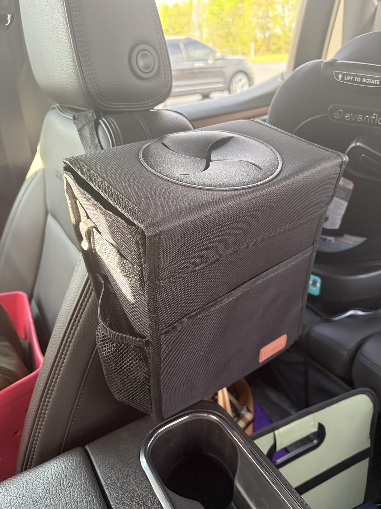 Femuar Leak Proof Car Trash Can with Lid - Waterproof Automotive Garbage Bin for SUVs, Collapsible and Portable Car Trash Bag, Black customer photo 2
