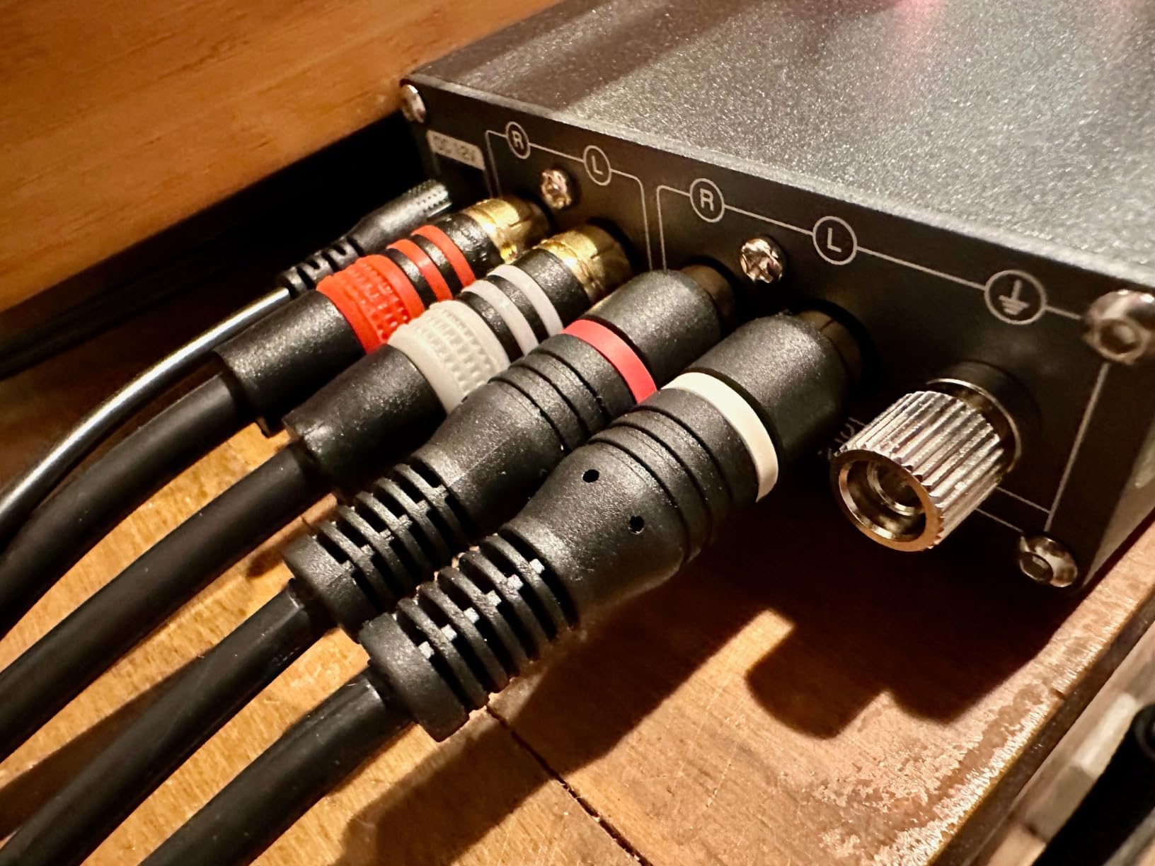 Douk Audio T4 PRO Vacuum Tube Phono Preamp, MM Turntable Preamplifier, GE5654 Hi-Fi Headphone Amp for Home Theater/Record Player/Stereo Amplifier/Active Speaker customer photo 1