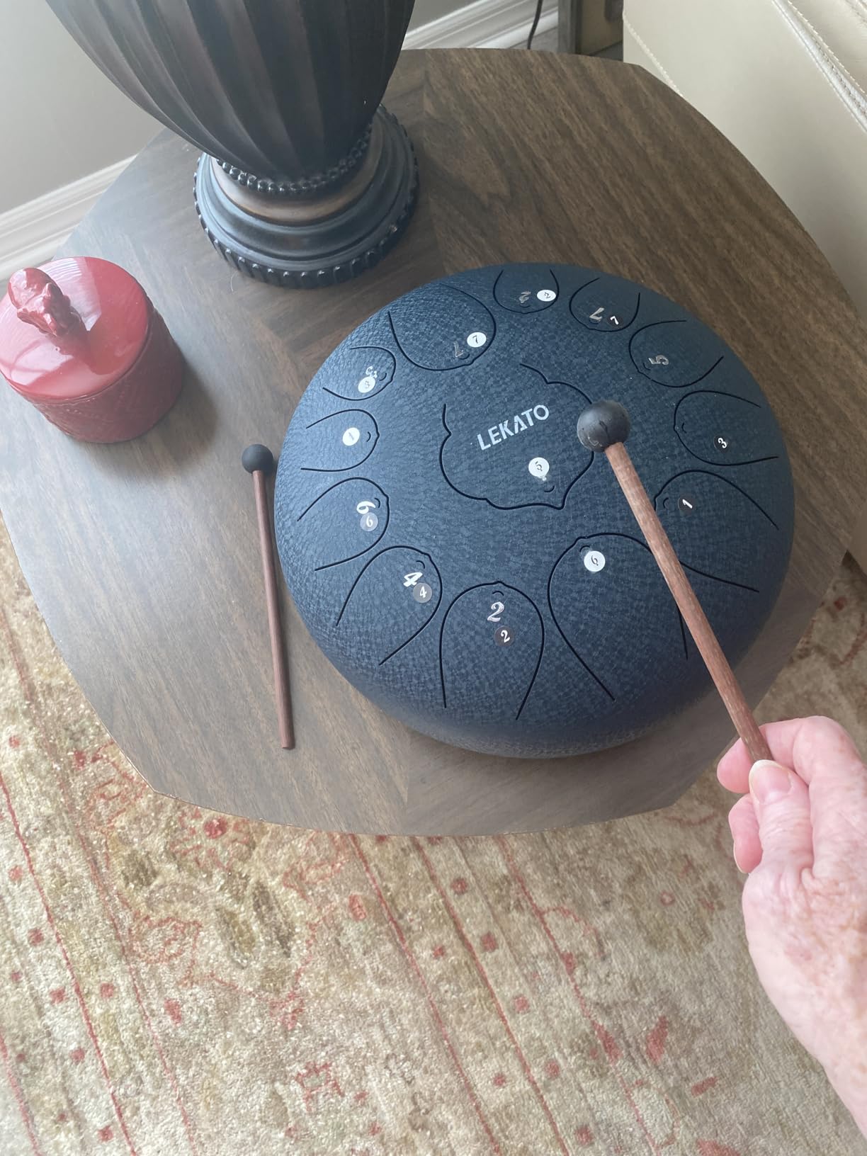 LEKATO Steel Tongue Drum 13 Notes 12 Inches, Steel Drum Beginner C Key Handpan Drum for Meditation Yoga Musical Education, Best Gift for Mother/Families (Malachite) customer photo 1