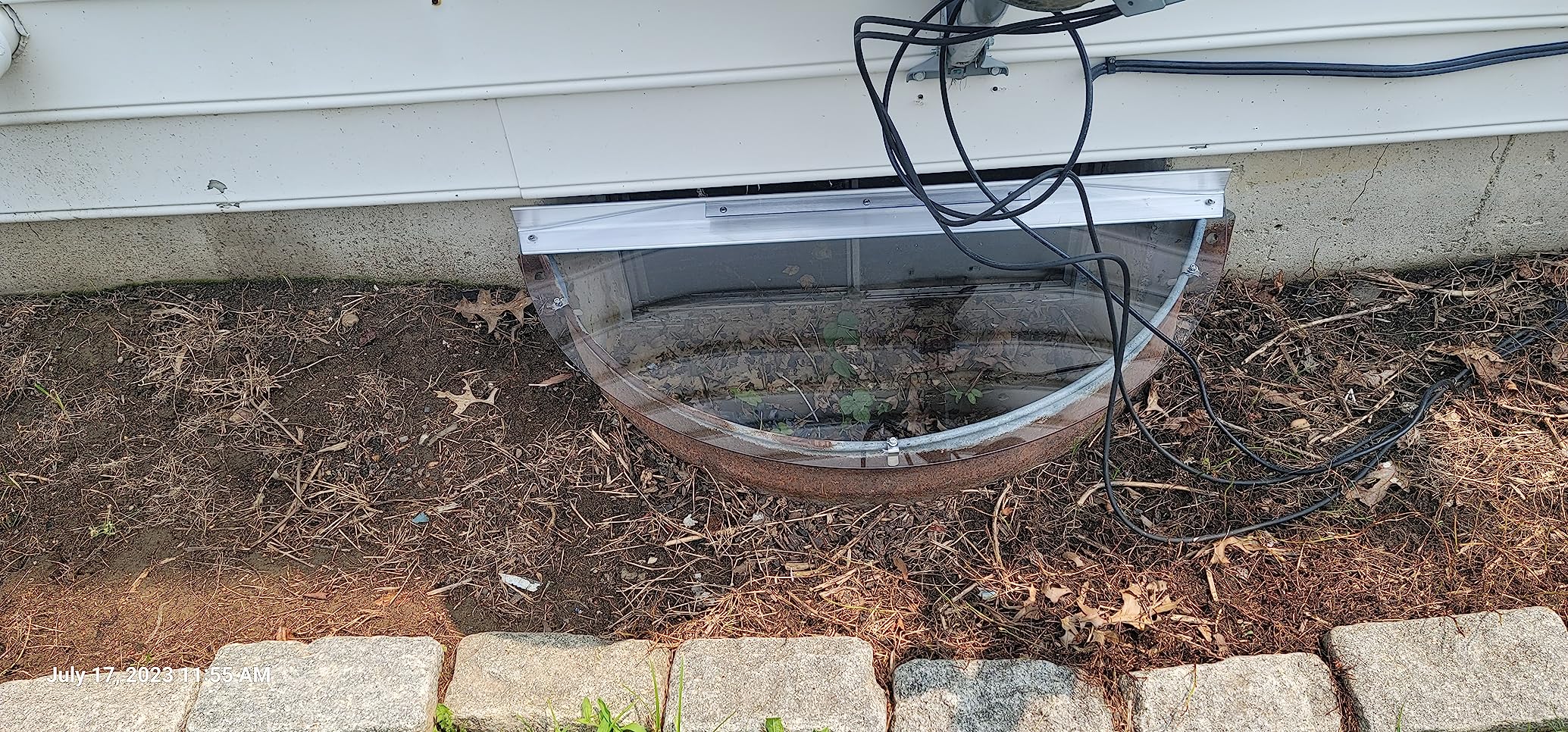 Clear Polycarbonate Window Well Cover Sloped Semi-Circle 40