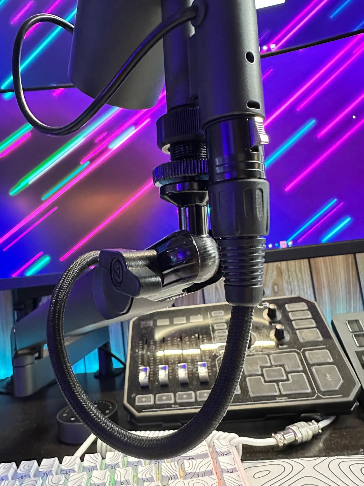 Elgato XLR Cable - Shielded Microphone Cable for Studio Recording and Live Production, Gold-Plated Pins, 10ft/3m customer photo 1