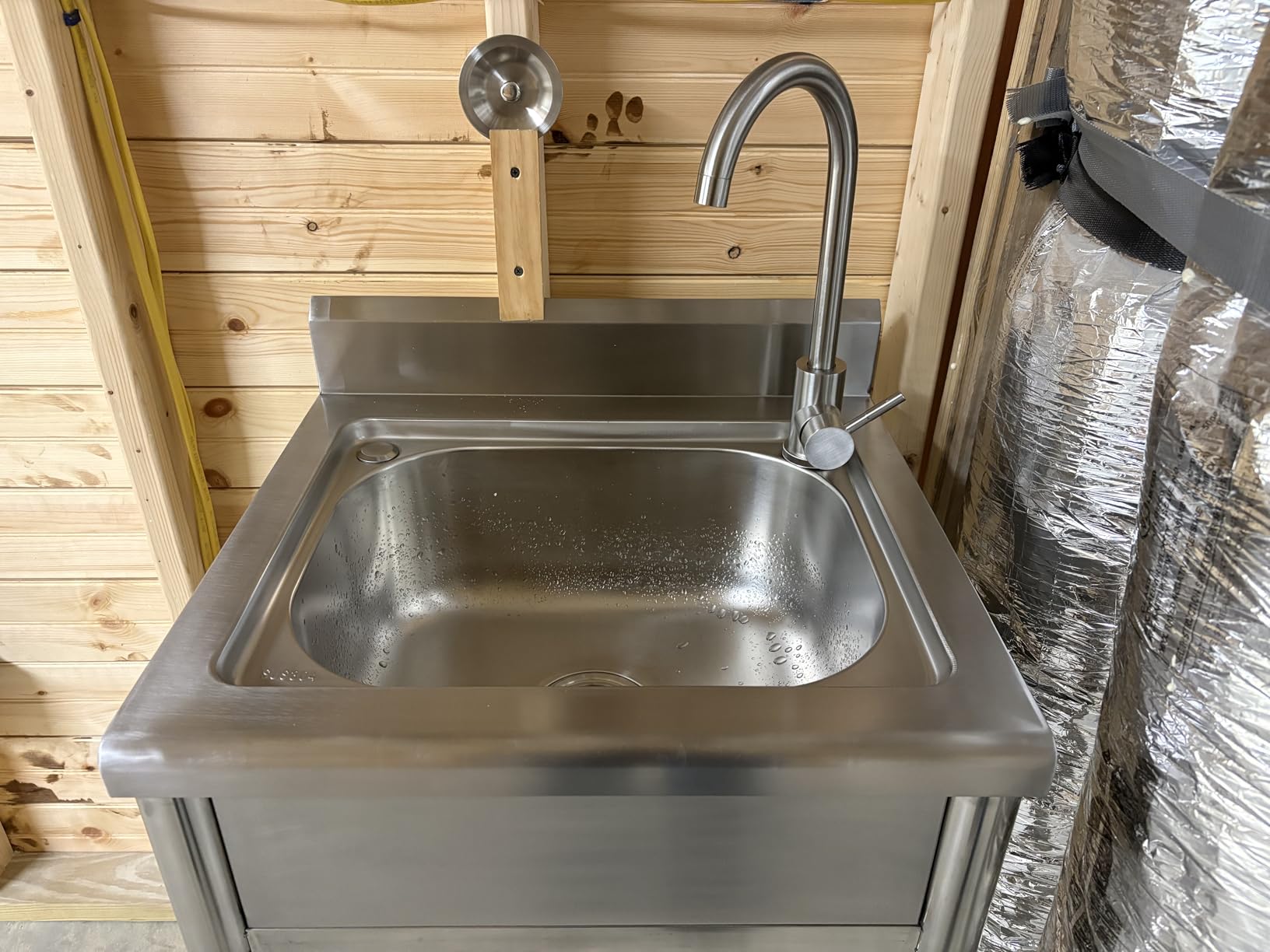 Utility Sink Free Standing Single Bowl Kitchen Sink with Cold and Hot Water Pipe for Garage Shop Laundry Room Basement Garden customer photo 1