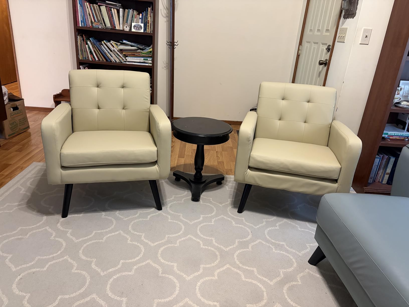Yaheetech Mid-Century Accent Chairs, Modern Upholstered Living Room Chair, Cozy Armchair Button Tufted Back and Wood Legs for Bedroom/Office/Cafe, Navy Blue customer photo 2