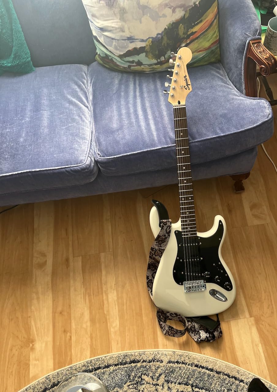 Squier Sonic Stratocaster HT Electric Guitar, Arctic White, Maple Fingerboard, White Pickguard customer photo 2