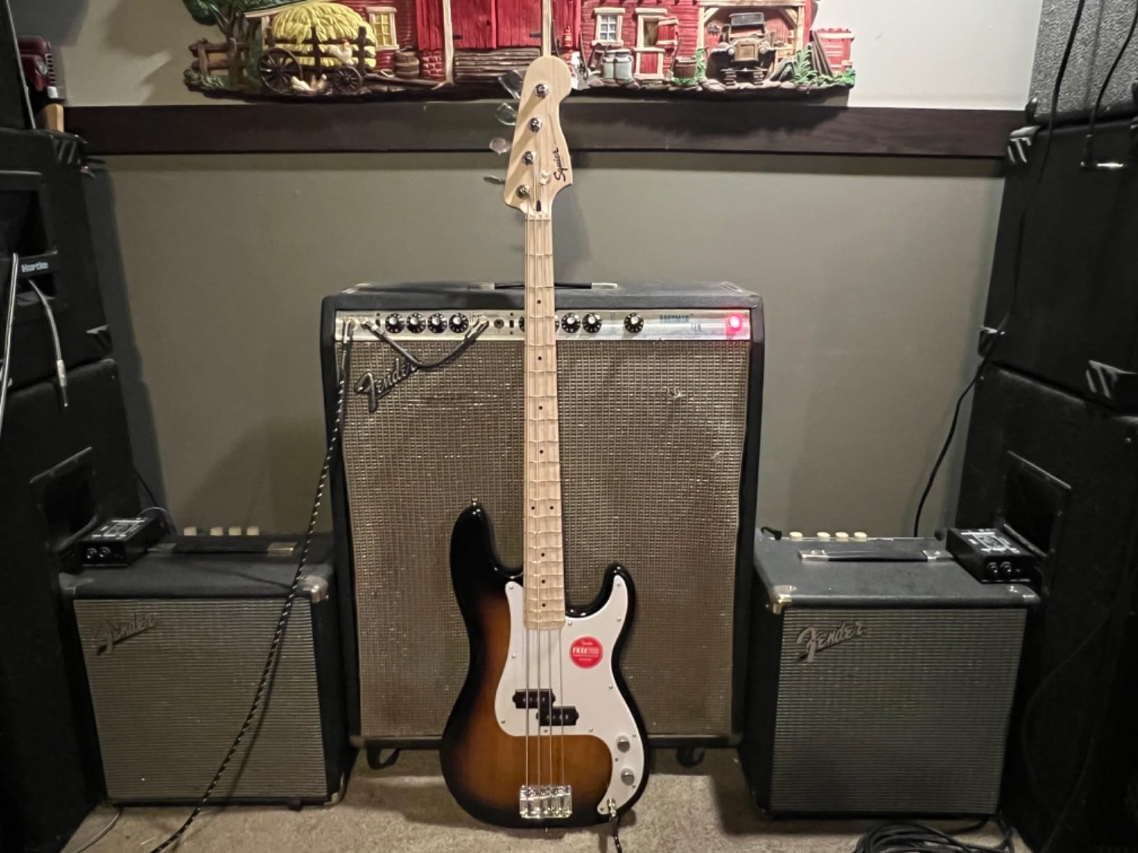 Fender Squier Sonic Precision Bass Guitar, Beginner Guitar, Laurel Fingerboard and Step Up Pickups, Chrome Hardware, and Polyurethane Finish, Black customer photo 1