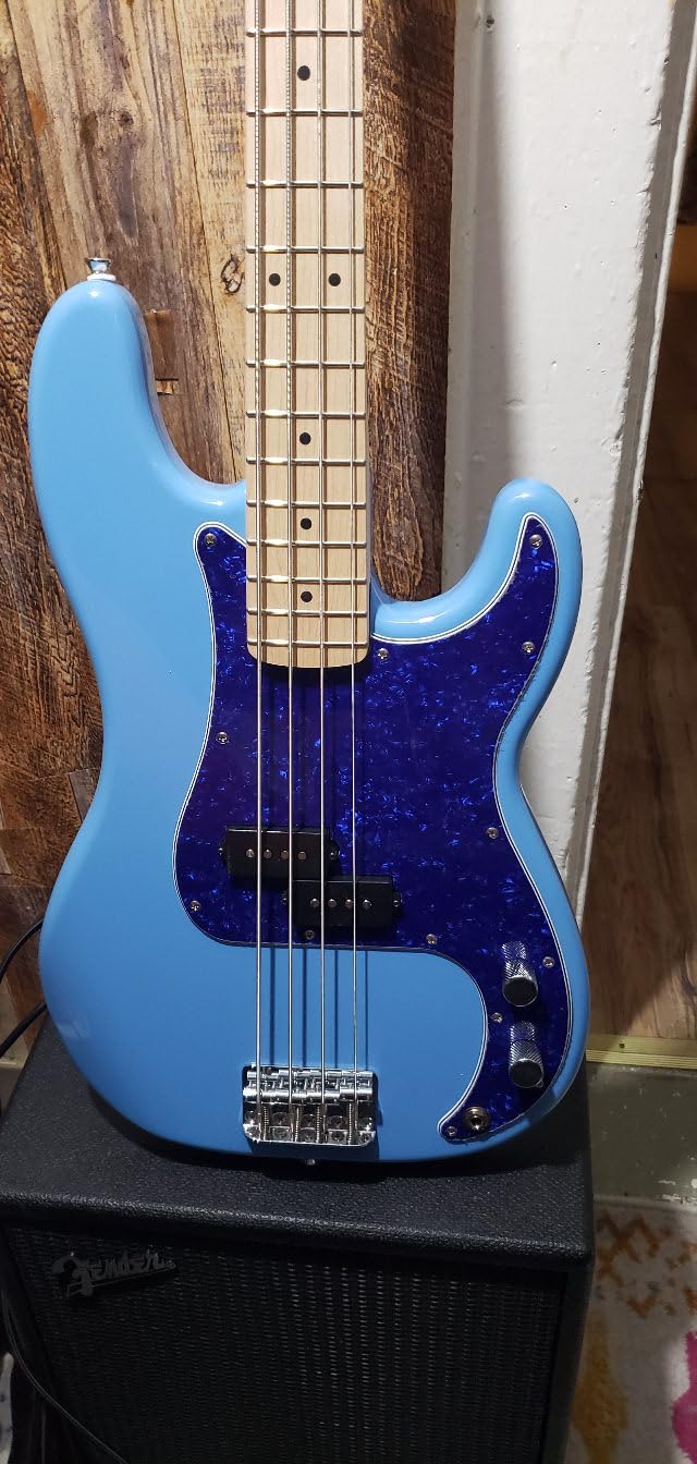 Fender Squier Sonic Precision Bass Guitar, Beginner Guitar, Laurel Fingerboard and Step Up Pickups, Chrome Hardware, and Polyurethane Finish, Black customer photo 2