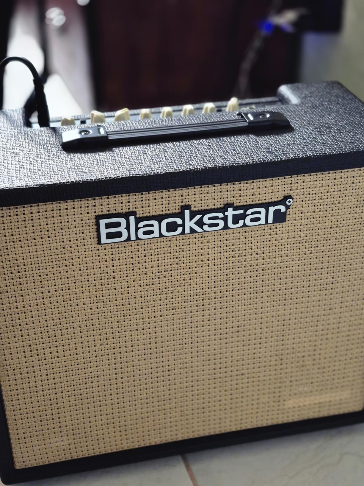 Blackstar Debut 50, 2 Guitar Combo Amplifier, Cream (DEBUT50R) customer photo 2