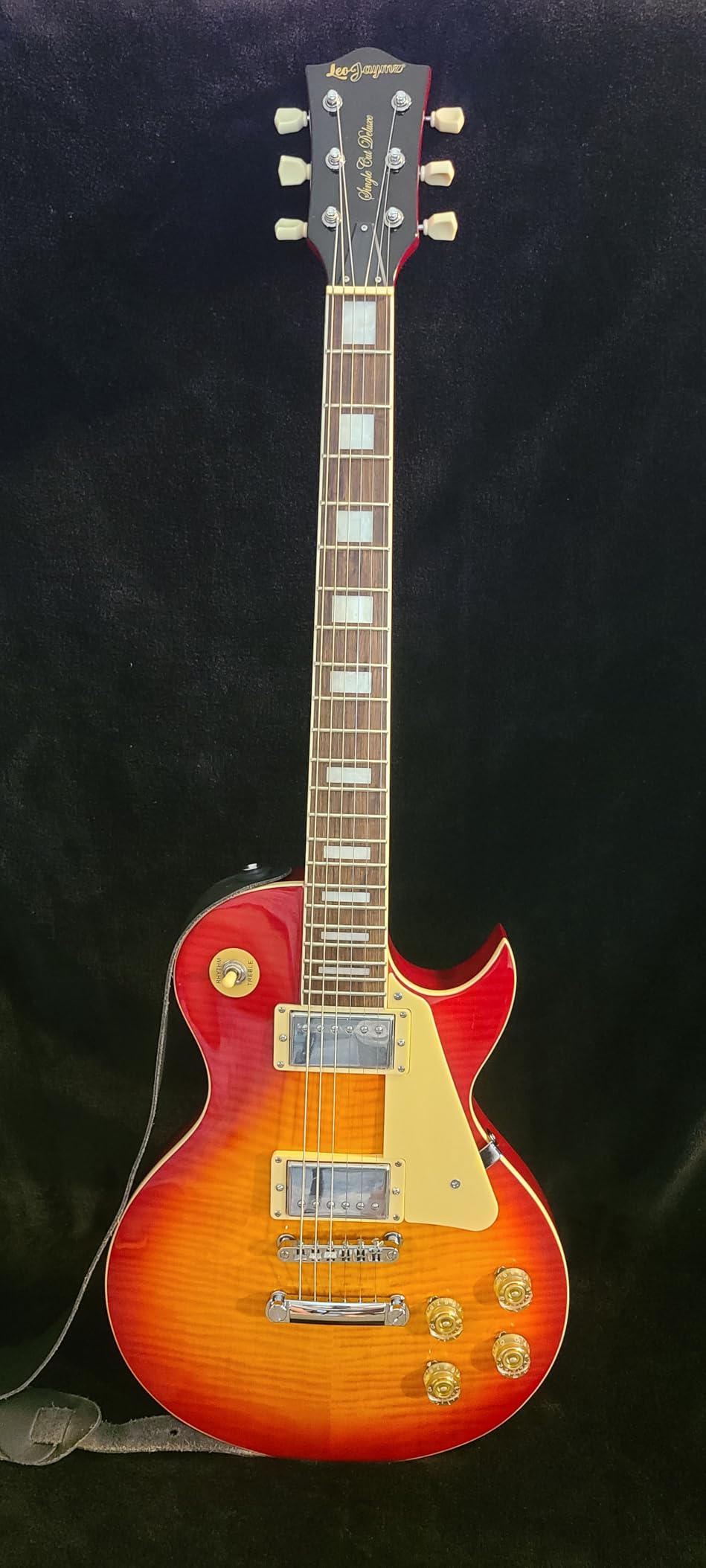 Leo Jaymz SC Series Electric Guitar - Mahogany Body, Laurel Fingerboard, Dual Humbuckers, Tune-O-Matic Bridge, C Neck, 18:1 Tuners (Sunburst) customer photo 2