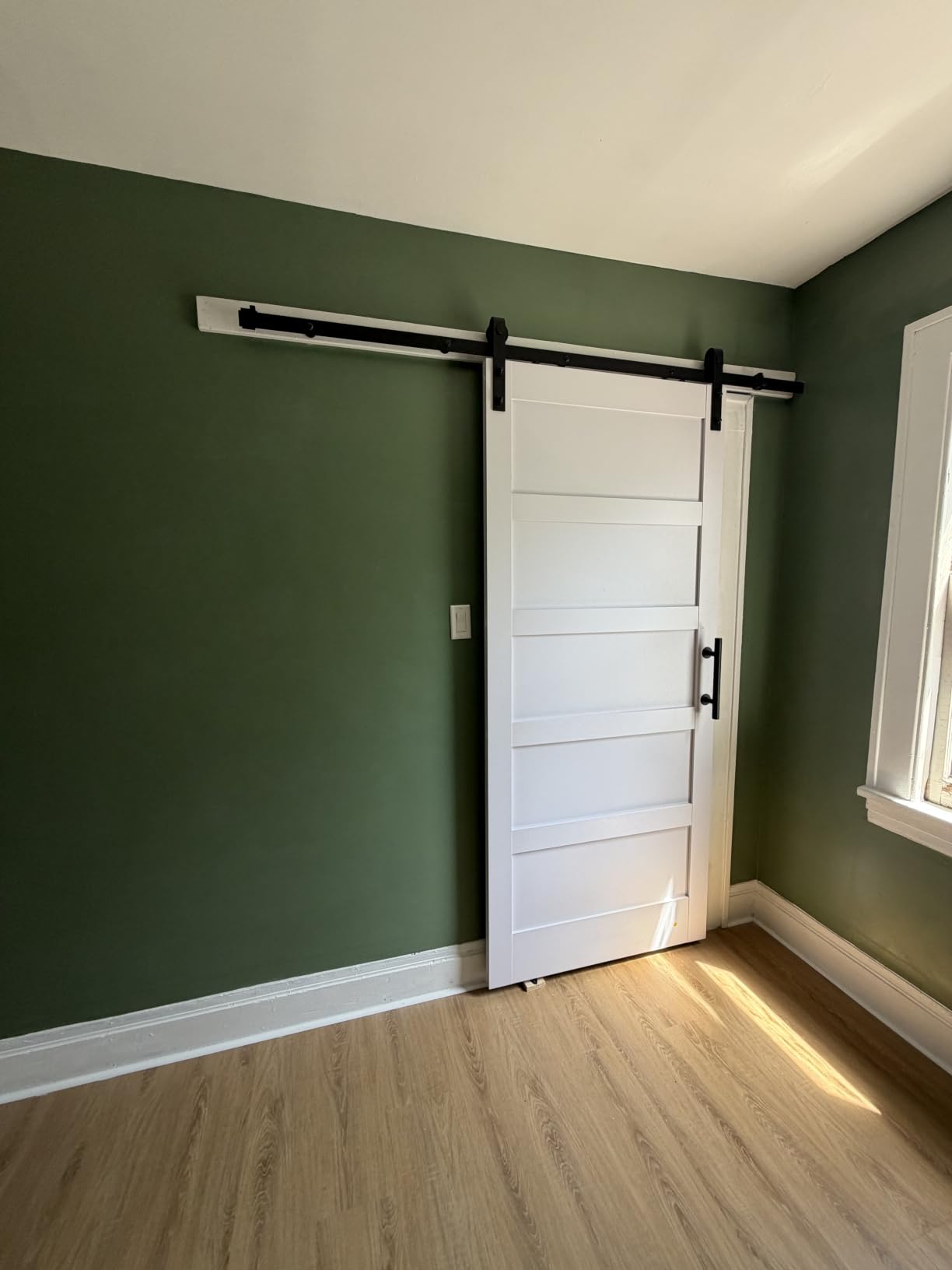 Fredbeck 36x84 inch White Barn Door with 6.6FT Sliding Door Hardware Kit Included & Handle, Solid MDF, PVC Surface, DIY Assembly, 5-Panel, Fit 33in-34in Opening customer photo 1