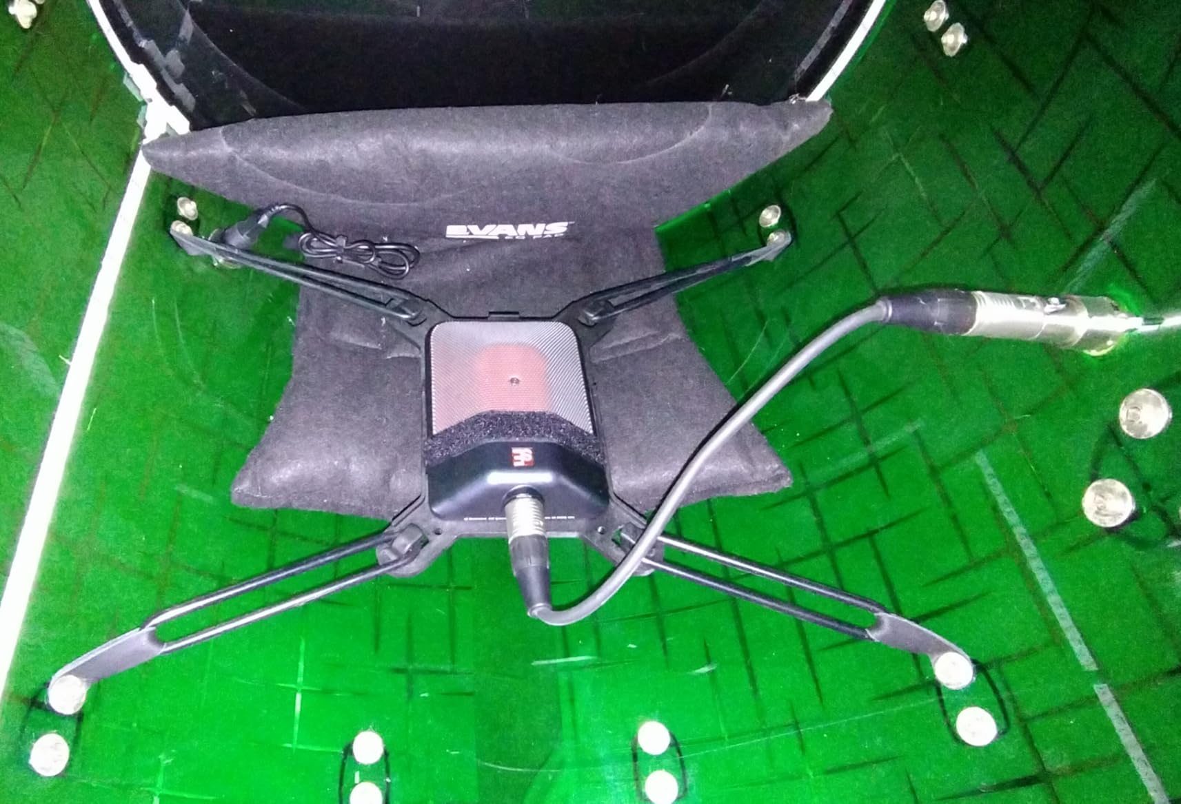 SE ELECTRONICS BL8 Half-Cardioid Boundary Microphone for Kick Drums, Grand Piano, Ambience, Room & Stage Floor Miking & More customer photo 1