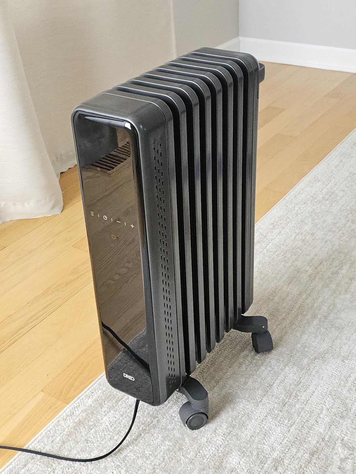 DREO Radiator Heater, 1500W Portable Space Oil Filled Heater with Remote Control, 4 Modes, Overheat & Tip-Over Protection, 24h Timer, Quiet, Large Space, Anti-scald Handle, Large Carpet Caster, Indoor customer photo 1