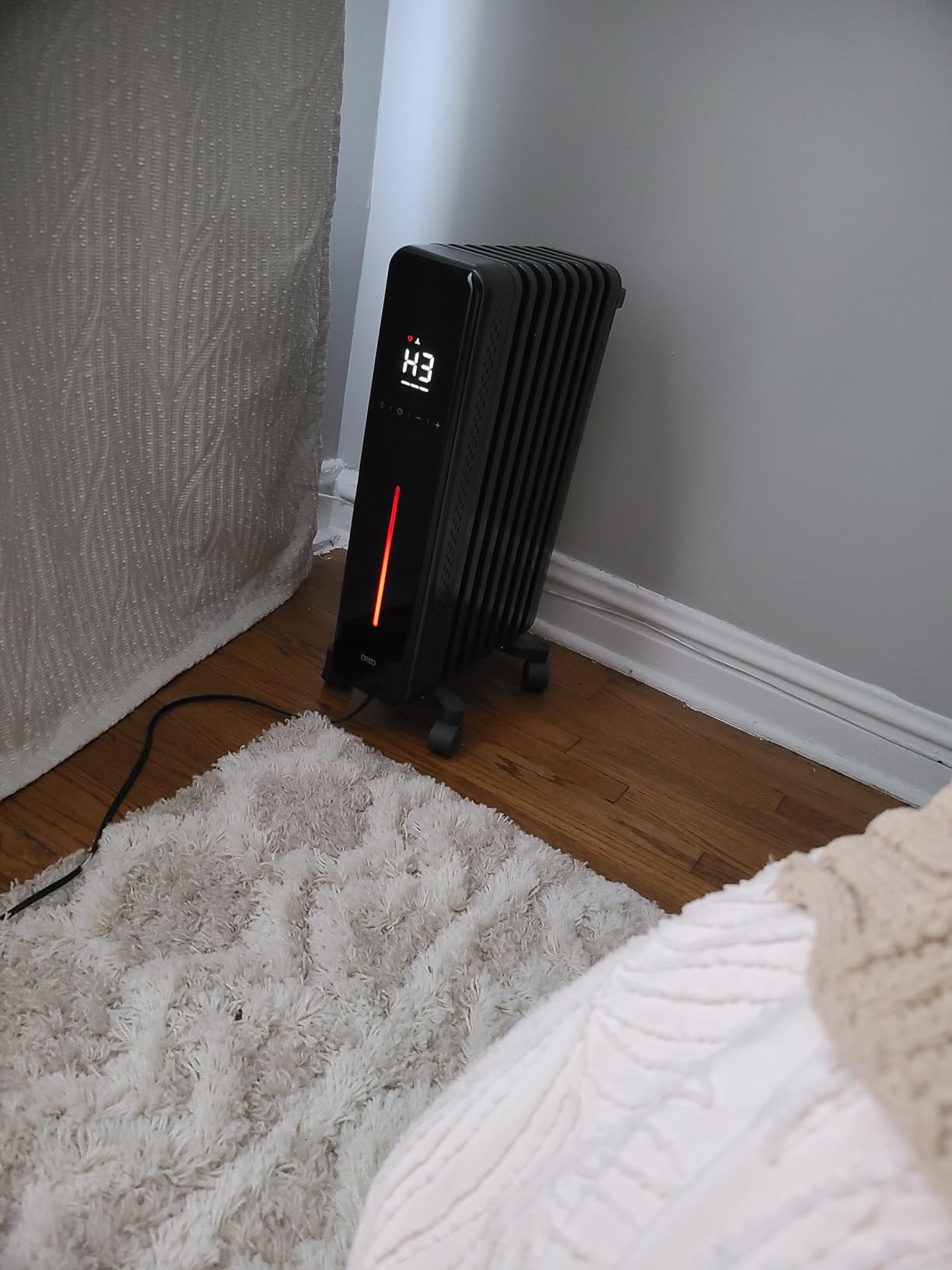 DREO Radiator Heater, 1500W Portable Space Oil Filled Heater with Remote Control, 4 Modes, Overheat & Tip-Over Protection, 24h Timer, Quiet, Large Space, Anti-scald Handle, Large Carpet Caster, Indoor customer photo 2