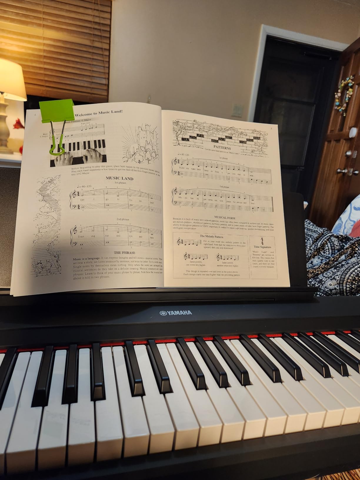 Yamaha Piaggero NP35B 76-Key Ultra-Portable Digital Piano, Premium Yamaha Voices, Graded Soft Touch Keys, Black customer photo 2