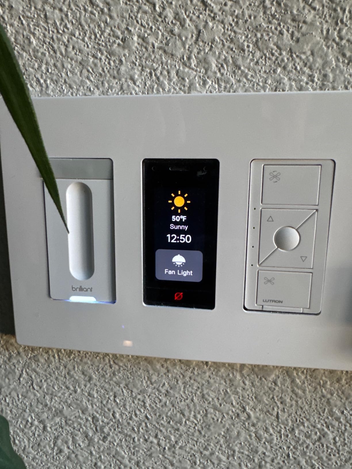 Brilliant Smart Home Control (Plug-In Panel) - Alexa Built-In & Compatible with Ring, Sonos, Hue, Google Nest, SmartThings, Apple HomeKit - In-Wall Touchscreen Control for Lights, Music, & More customer photo 2