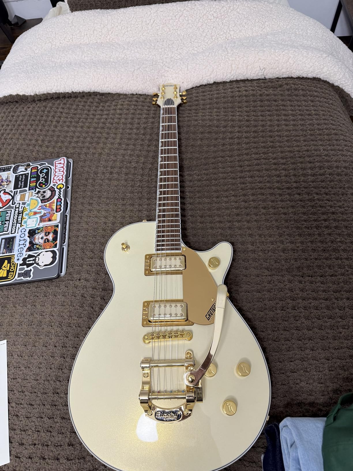 Gretsch Electromatic Pristine LTD Jet Electric Guitar with Bigsby - White Gold customer photo 1