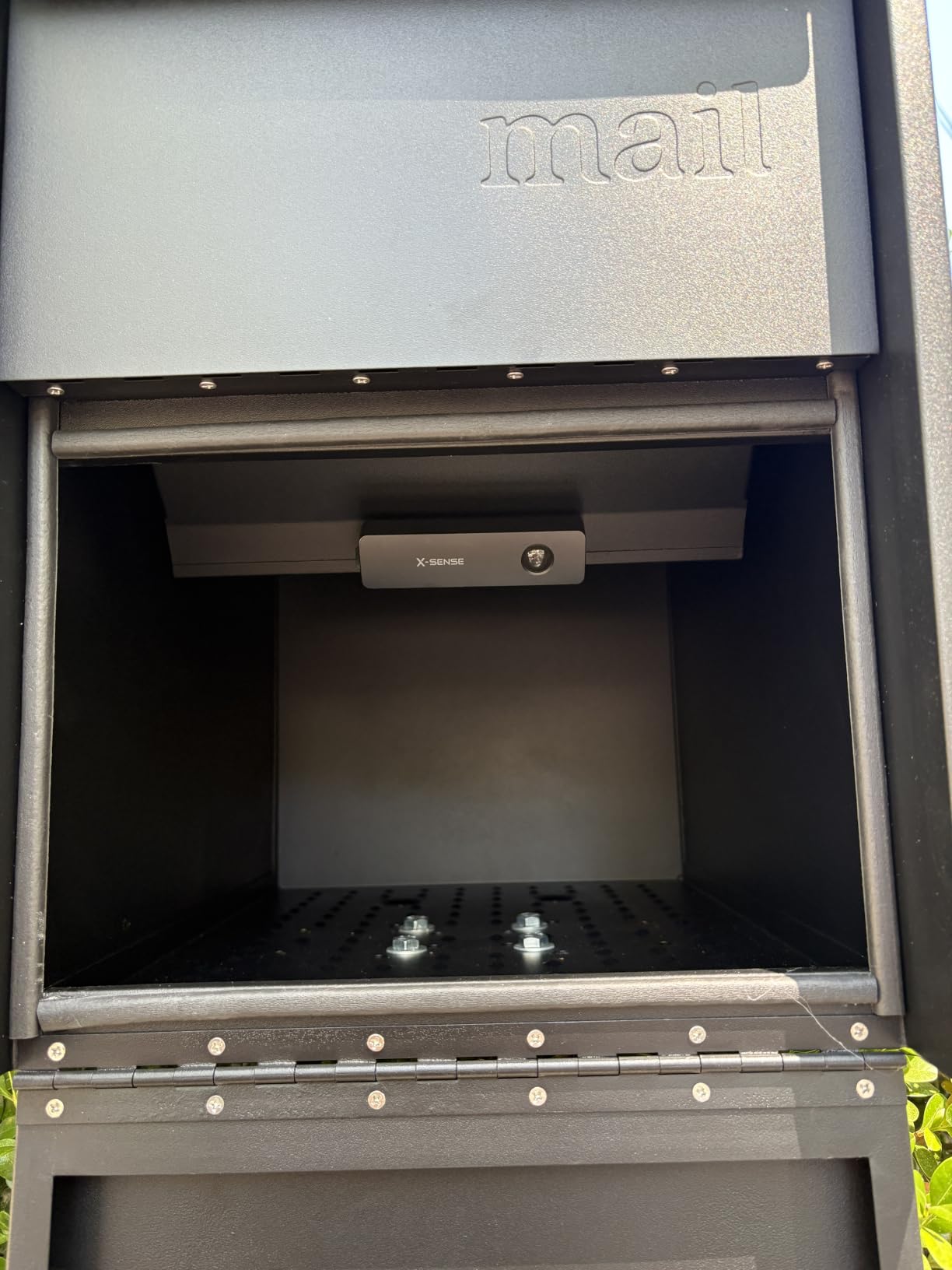 X-Sense Smart Mailbox Alarm, Wireless Long Range Mailbox Alert, Mailbox Sensor with SBS50 Base Station for Delivered Mail, SMA11 customer photo 2