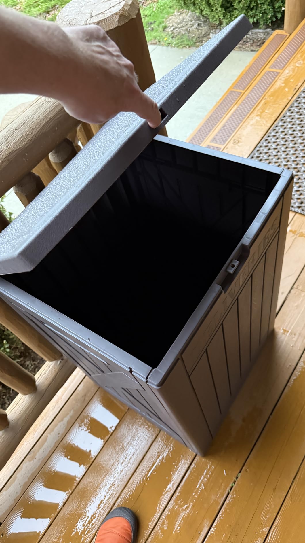 Greesum Outdoor Storage Box 100 Gallon Storage Bin with Lid for Patio Furniture, Garden Tools, Pool Supplies, Lockable, Waterproof and UV Resistant, Black customer photo 1