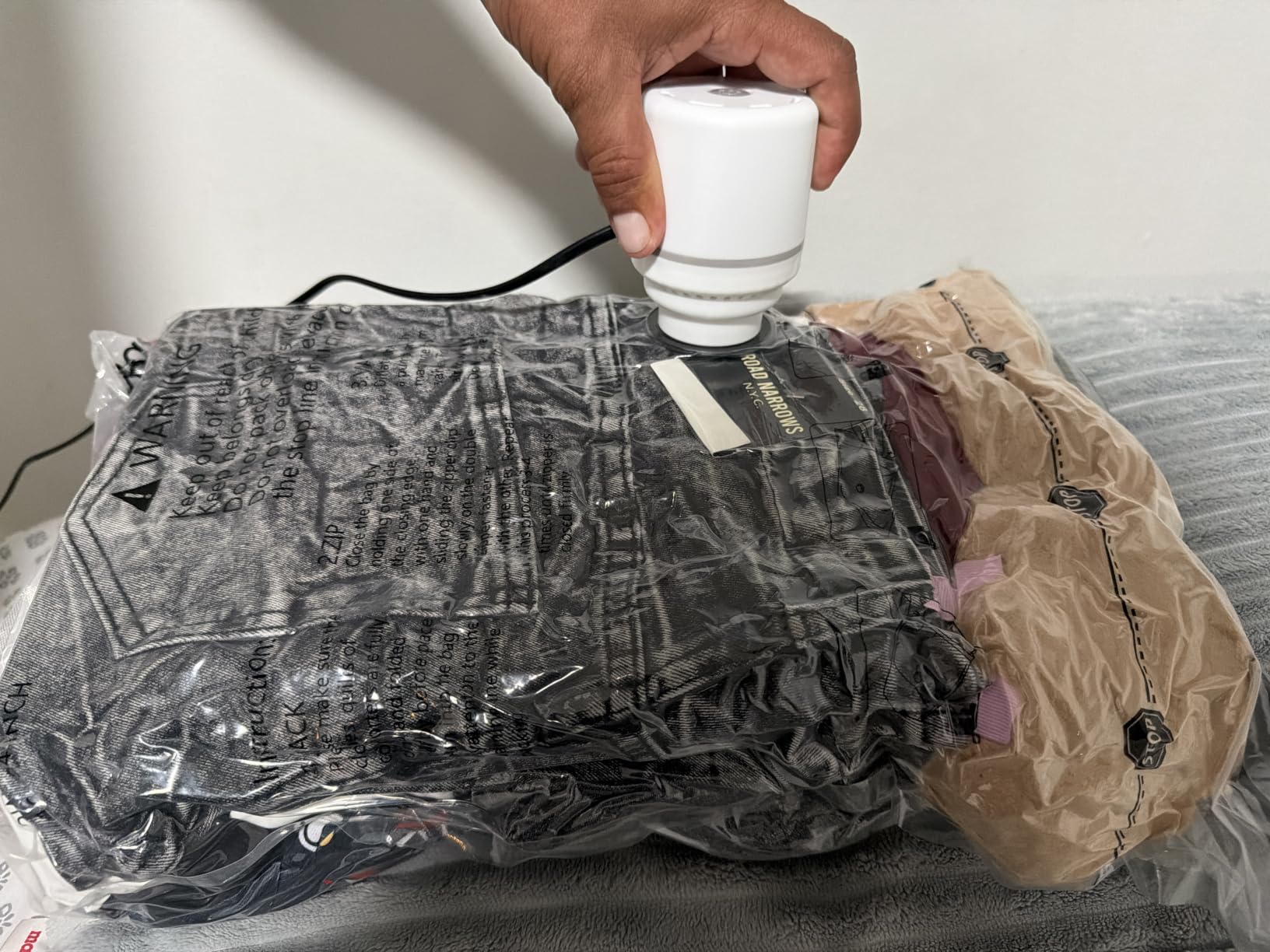 GONGSHI Vacuum Seal Bags for Clothing Travel & Home Storage, Travel Vacuum Bags with Pump, Space Saver for Blankets, Comforters, Pillows, Clothes, 24 Combo with Electric Pump customer photo 1