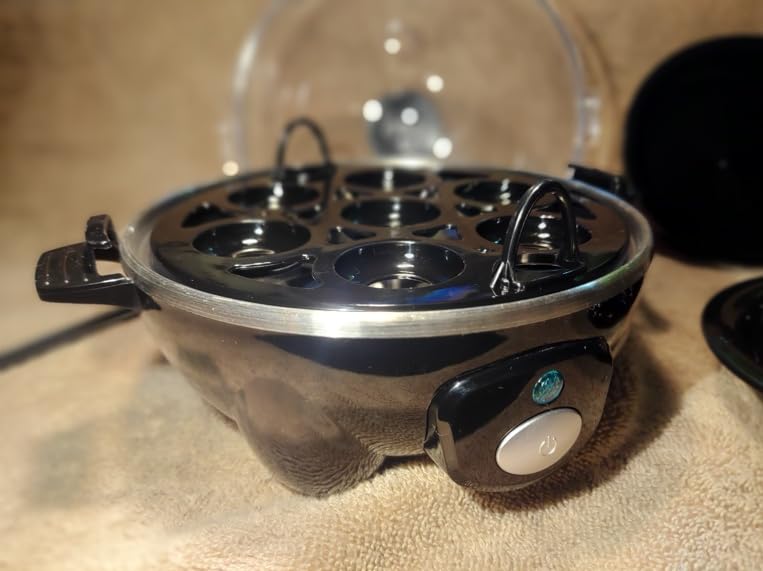 Dash Rapid Egg Cooker - Boiler, Poacher & Steamer - Includes Measuring & Recipe Guide - Dishwasher Safe - BPA Free - Holds 7 Eggs, Black customer photo 2
