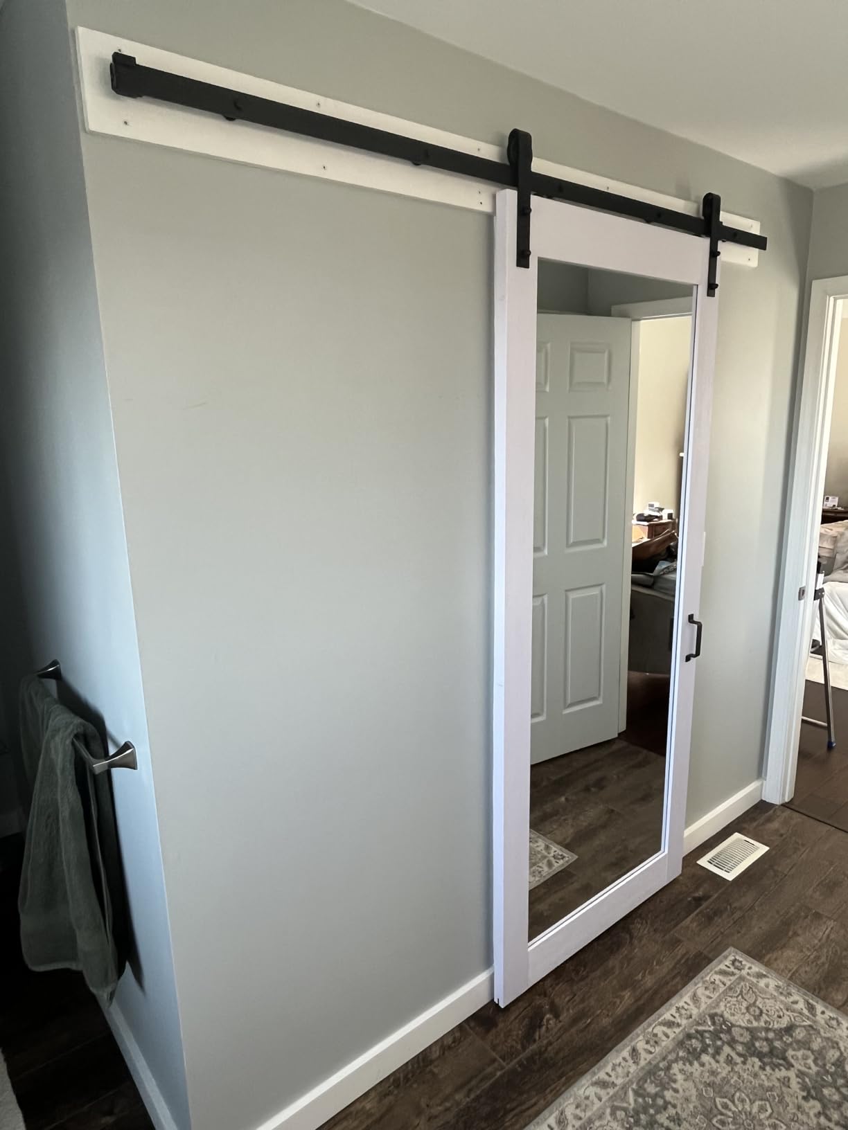 BARNSMITH 32in x 84in Mirror Barn Door with 5.5FT Sliding Door Hardware Kit Included, 1 Lites Full Length Mirror Door, Solid Wood Water-Proof PVC Surface, No Assembly Required, White customer photo 1