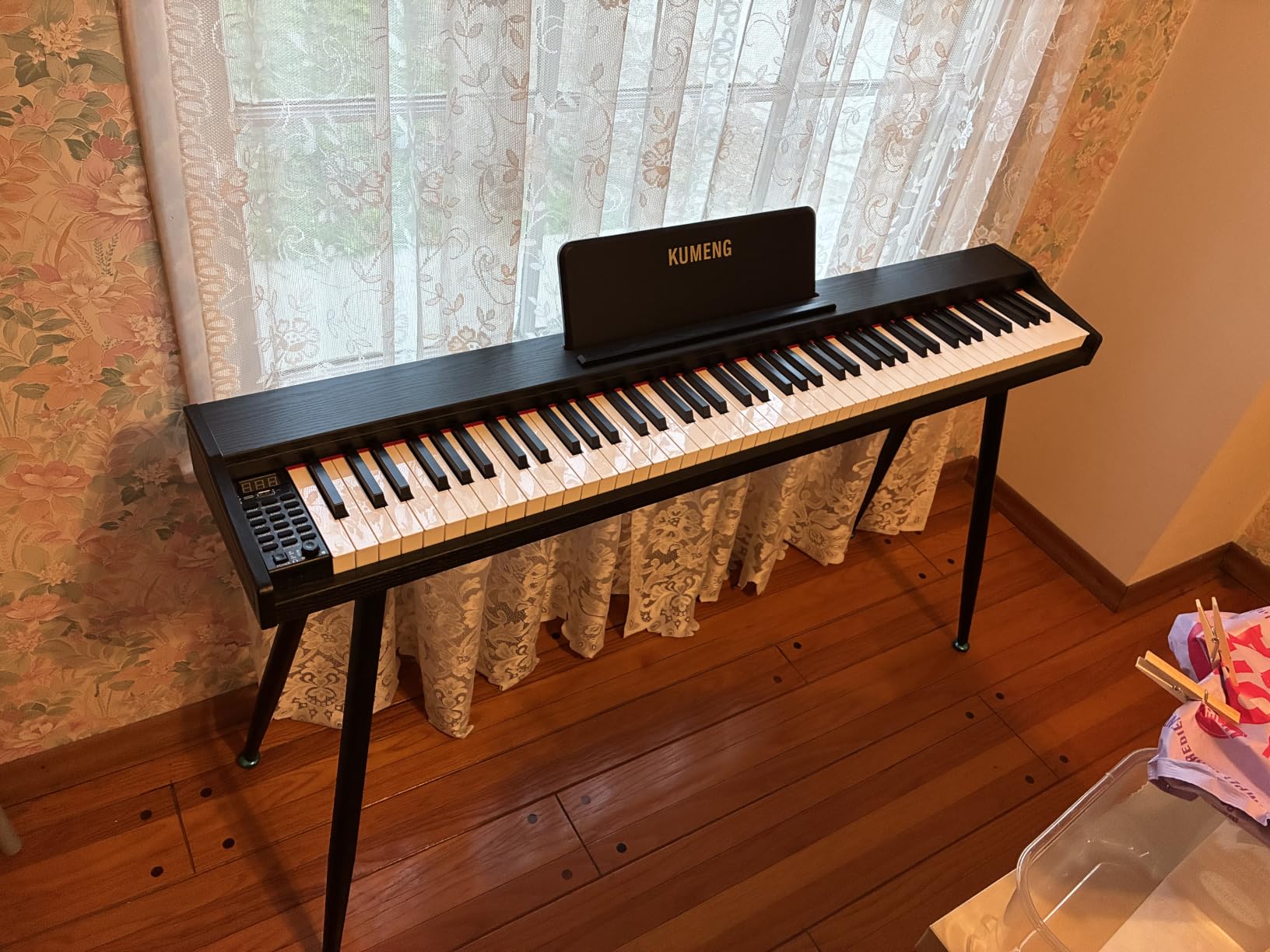 Digital Piano 88 Key Semi Weighted Keyboard, Full-size Electric Piano for Beginners, with Sheet Music Stand, Pedal, Power Adapter, Headphone Mode, USB-MIDI customer photo 1