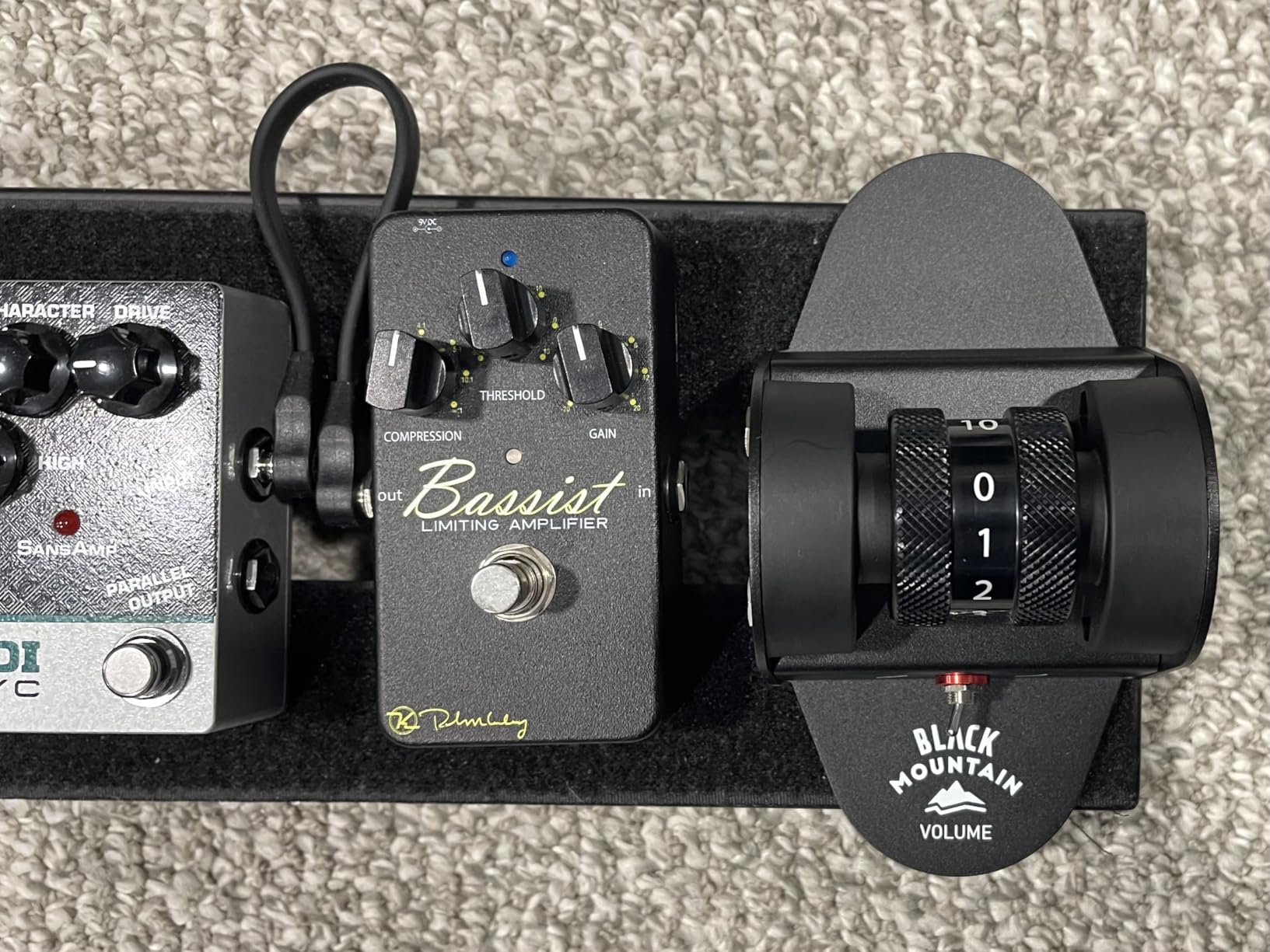 Black Mountain Mini Volume Pedal for Electric Guitar, Acoustic Guitar, Bass, Keyboard, and More customer photo 2