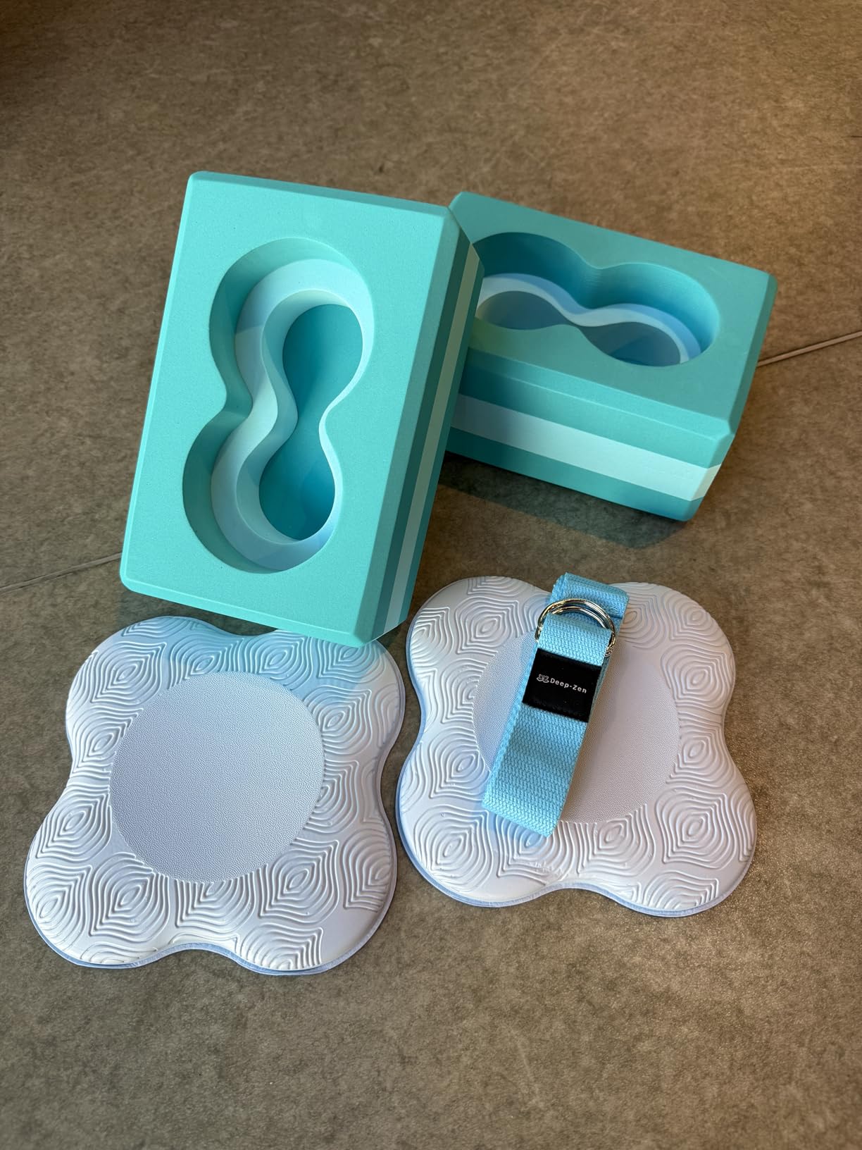 Deep-Zen Yoga Blocks Wrist Support; Yoga Blocks 2 Pack with Knee Pads and Strap to Put Less Weight on Wrists; Durable, Versatile Yoga Brick Exercise Block Set, Blocks Yoga customer photo 1