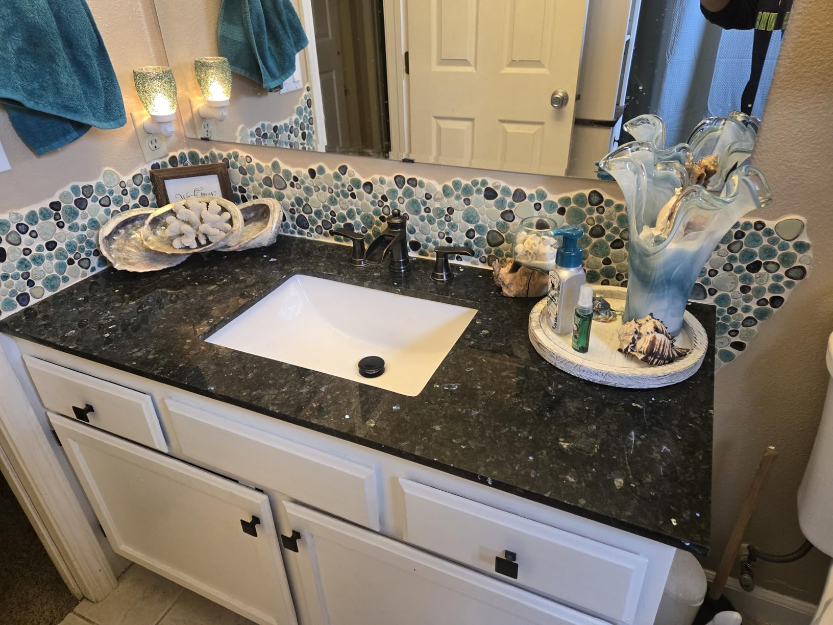 Hominter Pebble Porcelain Mosaic Glossy Mixed Aqua, Cream & Coffee Glazed Ceramic Tile for Bathroom, Shower Floor, Accent Wall, Spa Decor (5 Square Feet) customer photo 2