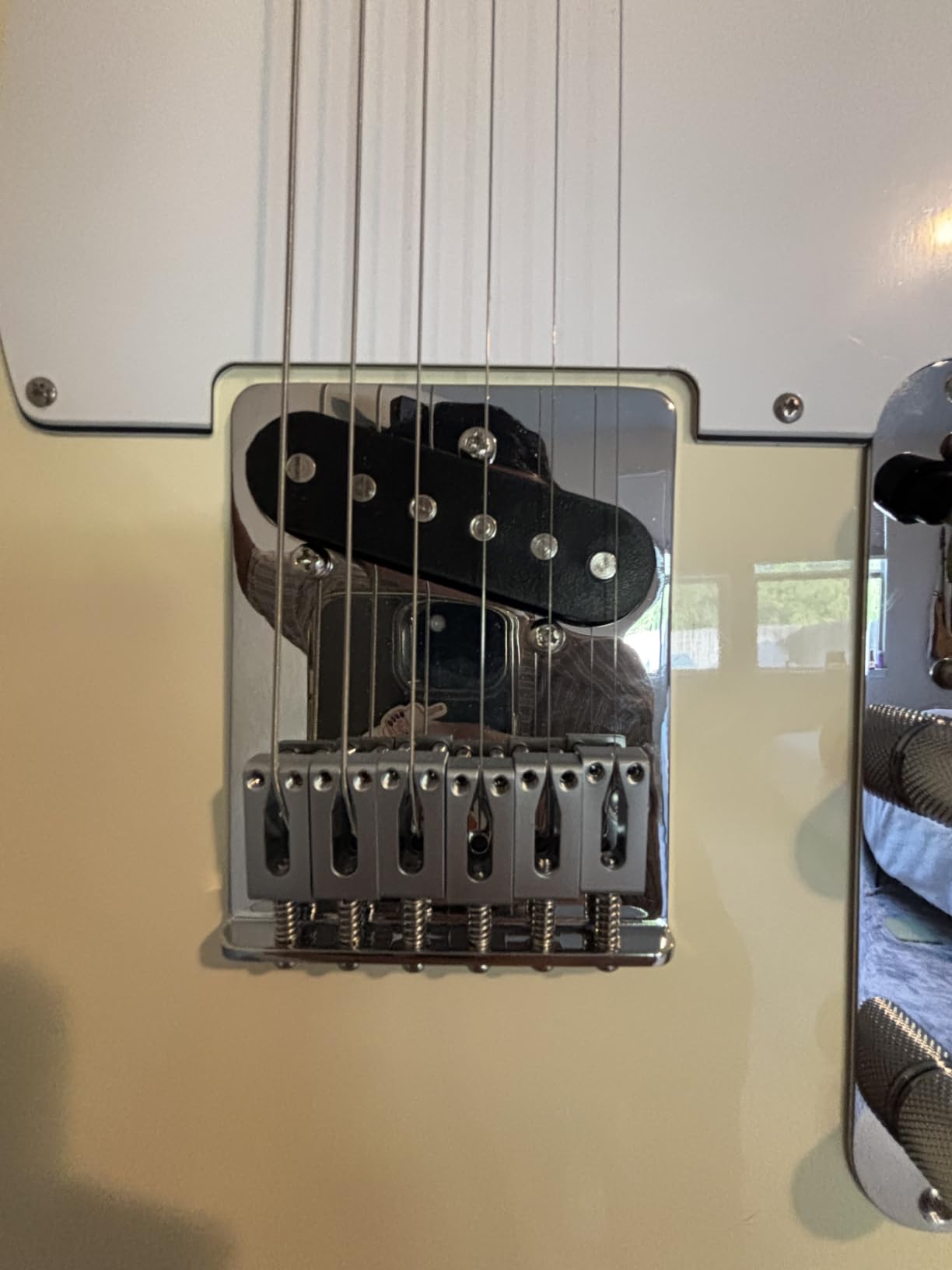 Fender Standard Series Telecaster, Electric Guitar, with 2-Year Warranty, Modern C Shaped Neck, Laurel Fingerboard, White Pickguard, 3-Color Sunburst customer photo 2