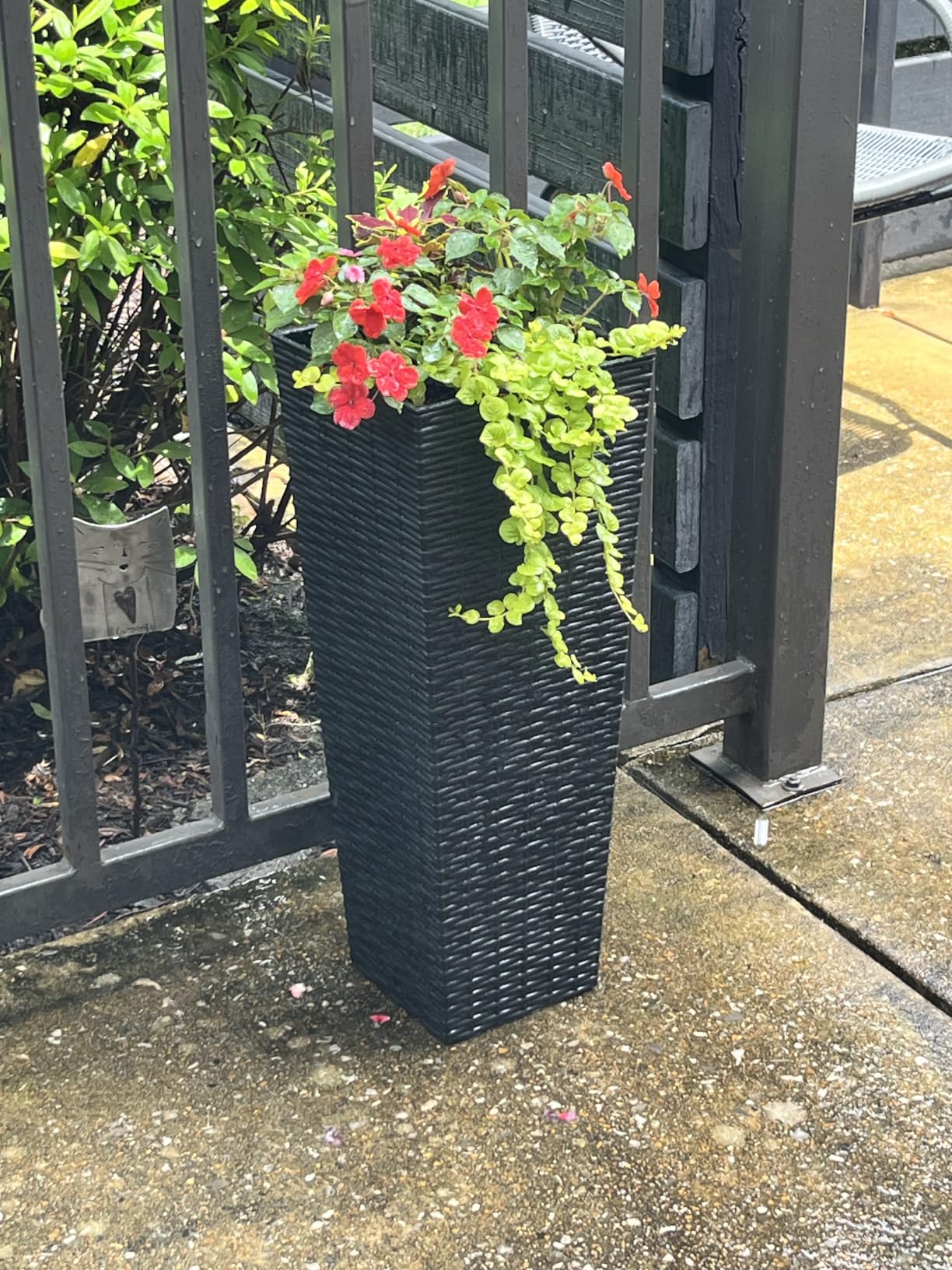 Greesum 24 Inch Tall Plastic Planters with Rattan Texture - Set of 2, Detachable Inner Pot & Drainage Holes, Indoor/Outdoor Decorative Flower Pots for Large Plants, Trees, Patio, and Garden, Black customer photo 2