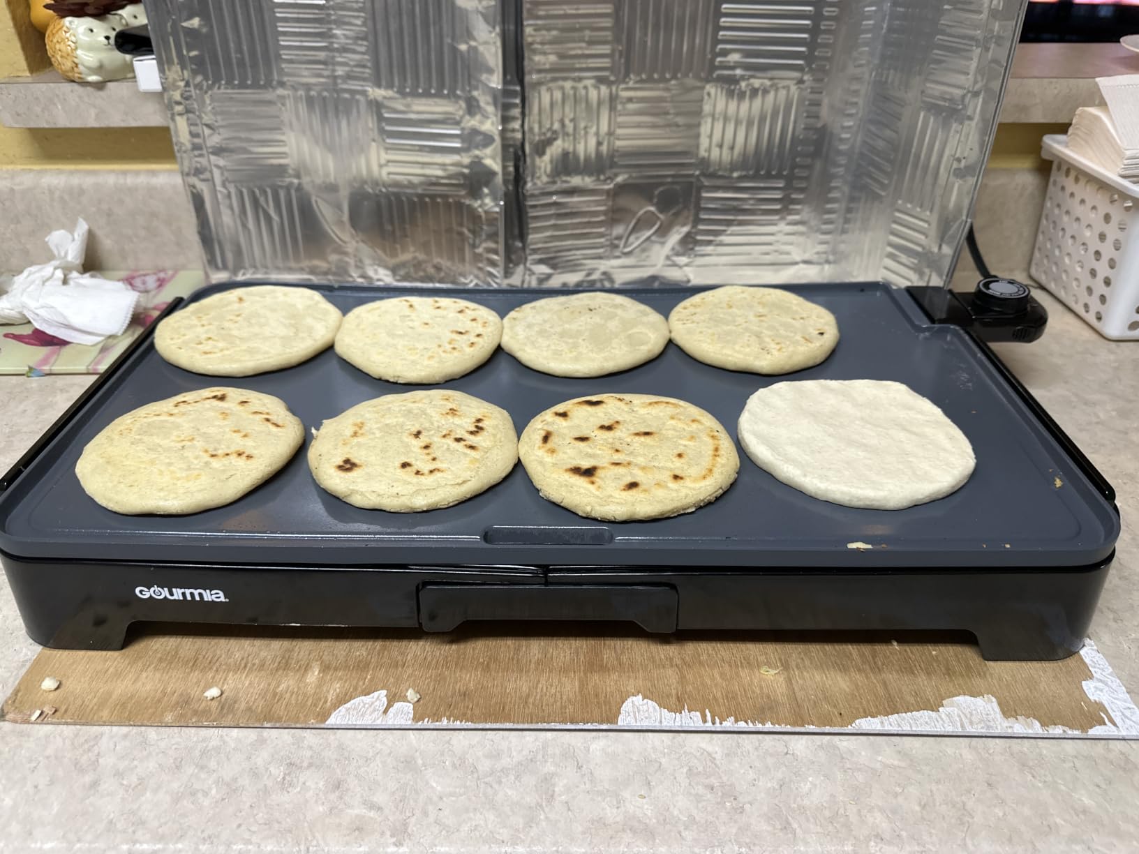 Gourmia 22 Inch XL Electric Griddle Pan - Nonstick Extra Large Flat Top Ceramic Surface, Countertop Cooker, Adjustable 200-400F, Pull-Out Drip Tray, Compact Handle-Free Design customer photo 2