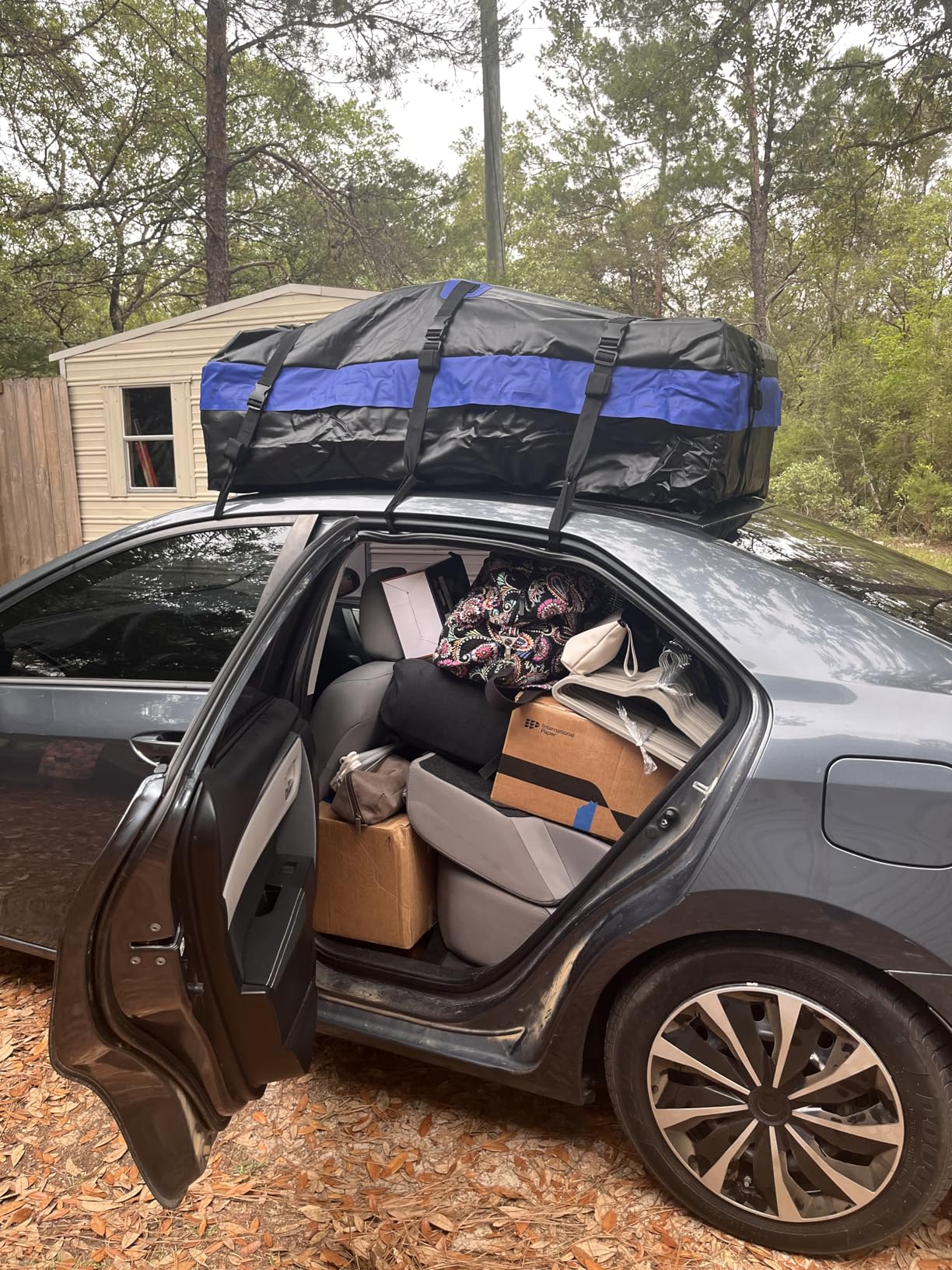MARCHWAY Waterproof Car Roof Luggage Bag, Weatherproof Soft Shell Rooftop Cargo Carrier Bag for Vehicles with or Without Rack. 6 Door Hooks, Anti Slip Mat, Lock Included (21 Cubic Feet, Black) customer photo 1