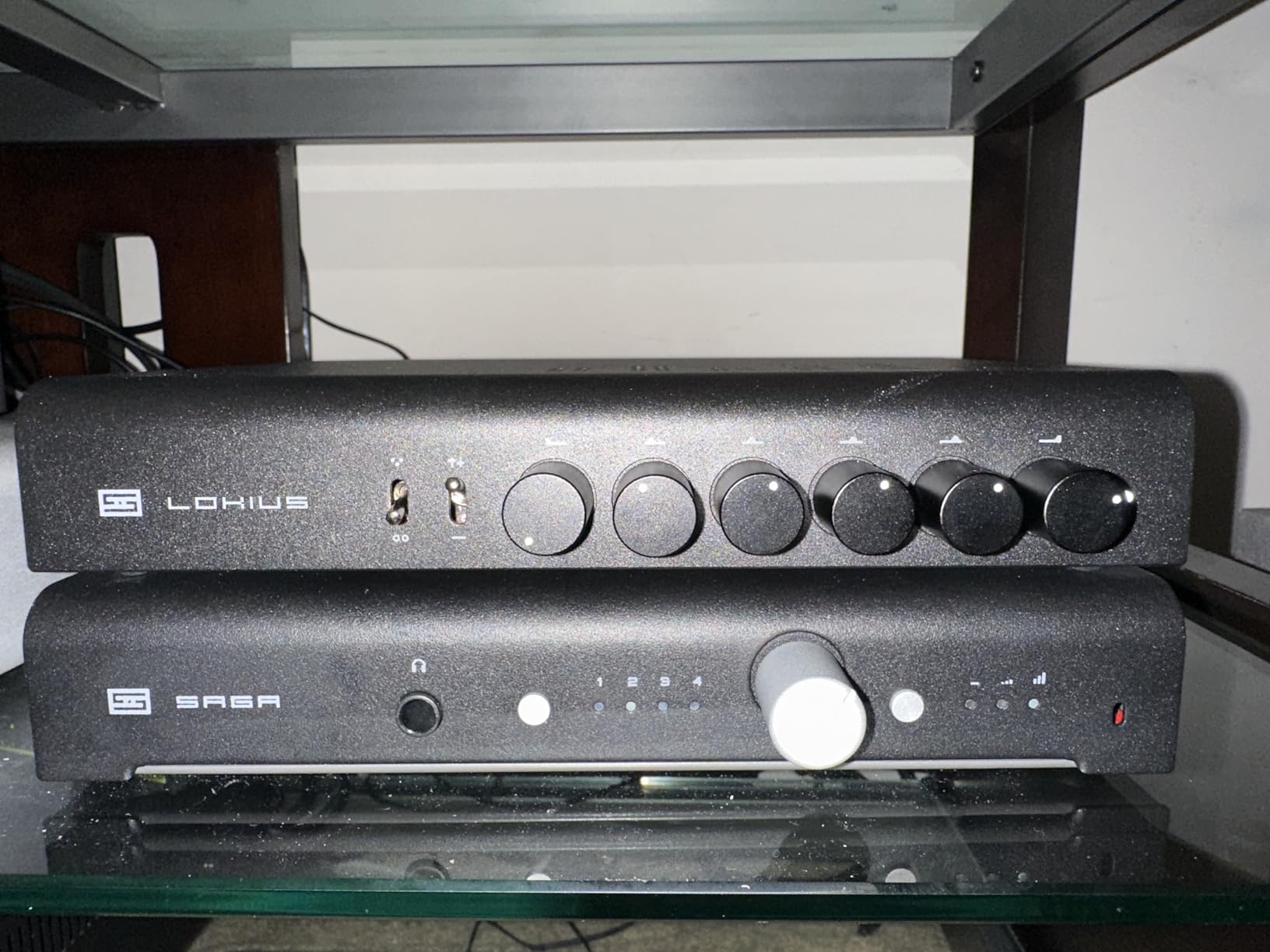 Schiit Saga 2 Class A, Zero-Feedback, Differential Preamplifier with Remote Control customer photo 1