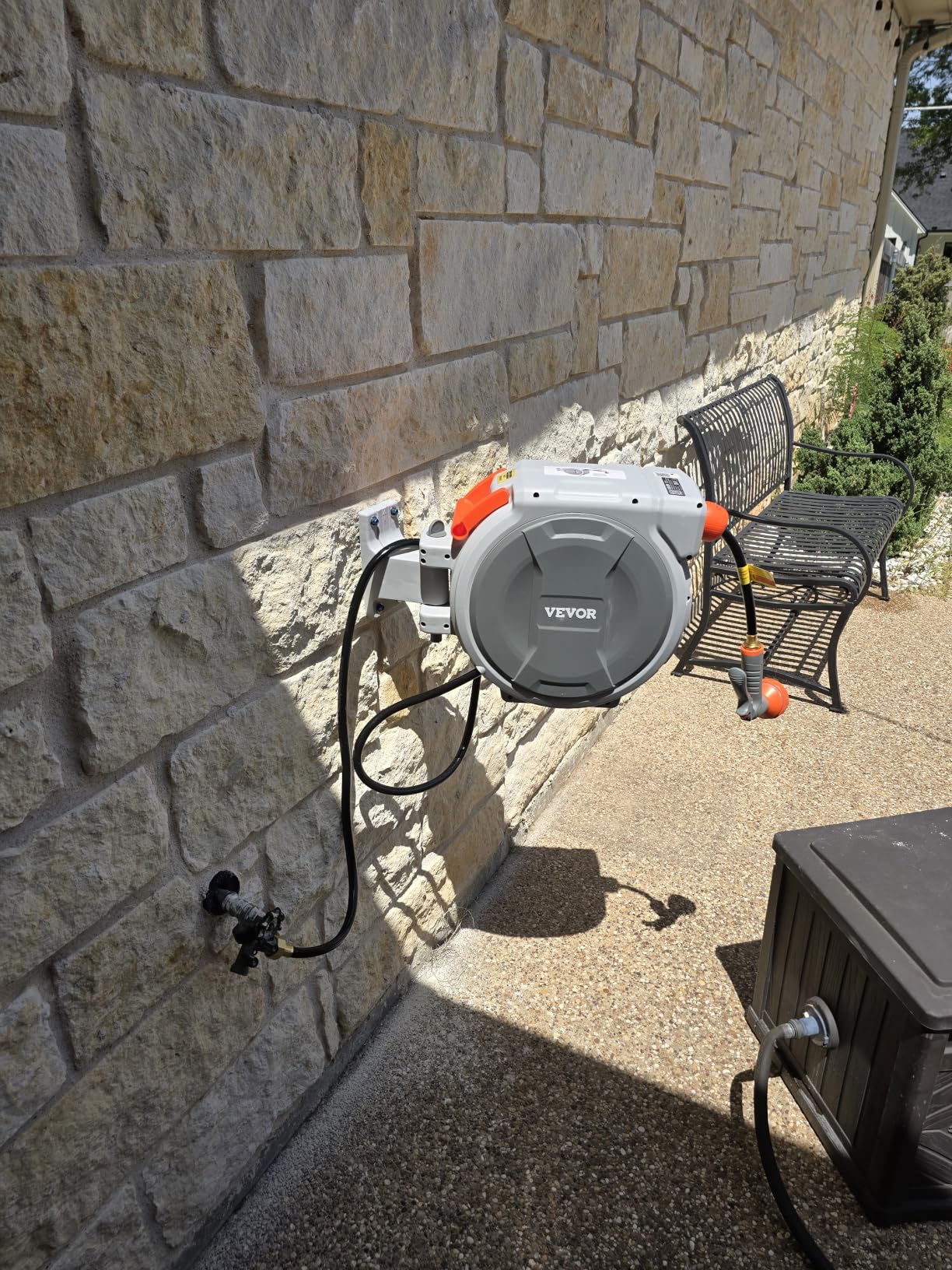 VEVOR Retractable Garden Hose Reel, 5/8 Inch x 100 ft Wall Mounted Hose Reel, Heavy Duty Garden Hose Reel with 9 Patterns Nozzle, Any Length Lock, Upgraded Slow Return System and 180 Degree Swivel Bracket customer photo 2