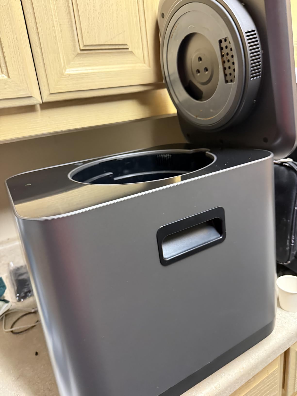 GoveeLife Upgraded Electric Composter for Kitchen, Smart Indoor Countertop Compost Bin, Odorless, Low Noise, Auto-Cleaning, Turn Food Waste into Fertilizer, Food Waste Compost Machine with LED Display customer photo 1