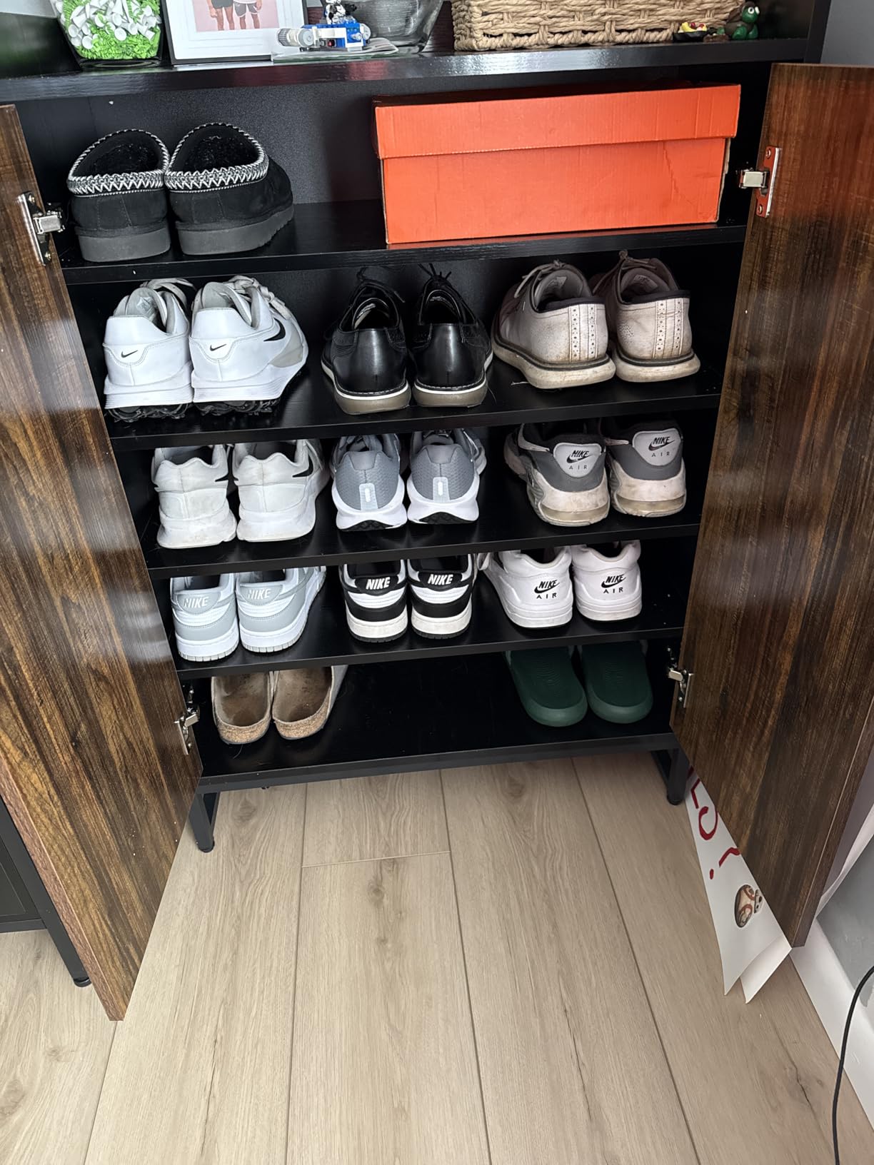 Tribesigns Shoe Cabinet with Doors, Natural 5 Tiers Shoe Storage Cabinet for Entryway, 25 Pairs Wooden Shoe Rack Cabinet, Modern Shoe Organizer Storage for Living Room, Bedroom, Hallway, Closet customer photo 1