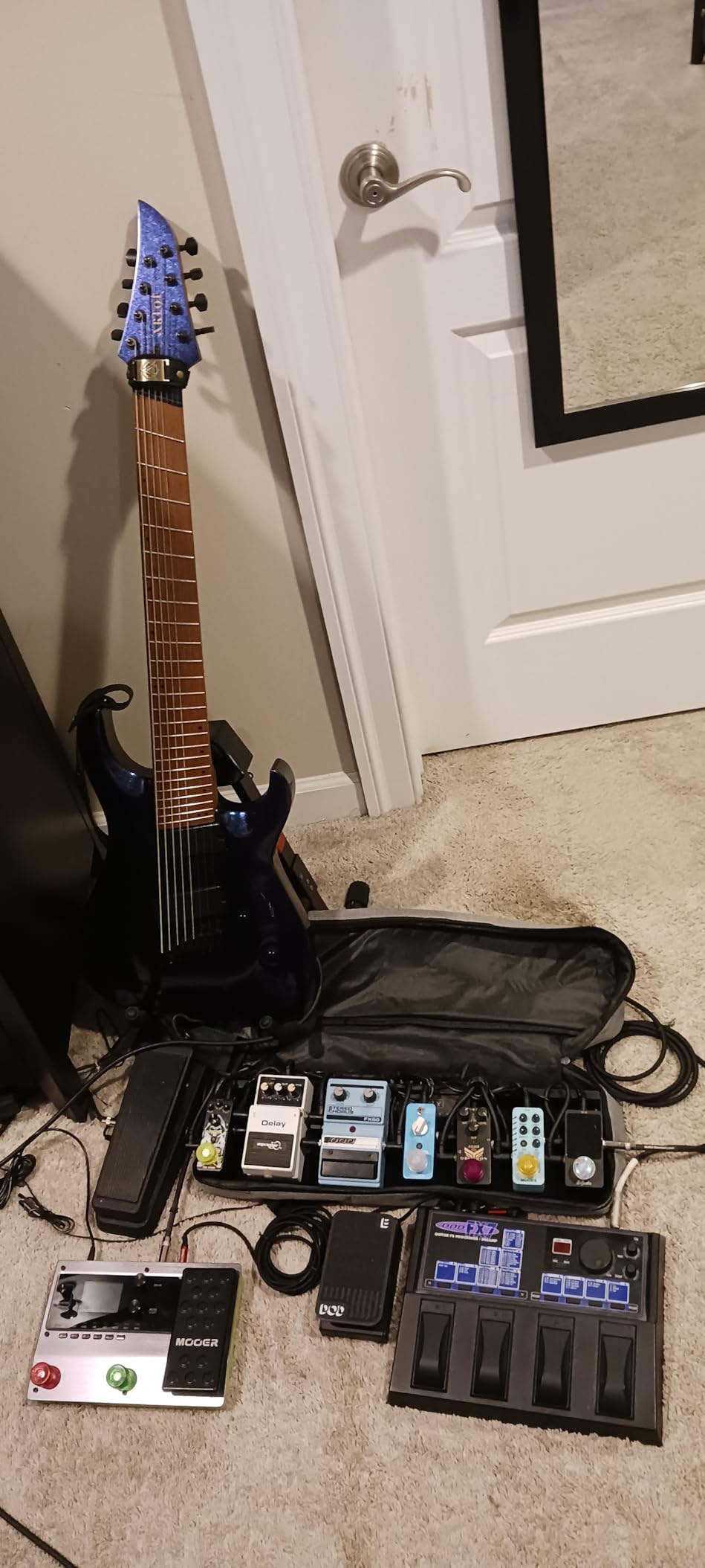 AKLOT Multi-Scale 7-String Electric Guitar: Roasted Maple Neck with String-Through Bridge Electric Guitars Kit with Okoume Body, HH Pickup, Gig Bag, Strap, String Mute, Distortion Pedal, XRN-7 TB customer photo 2