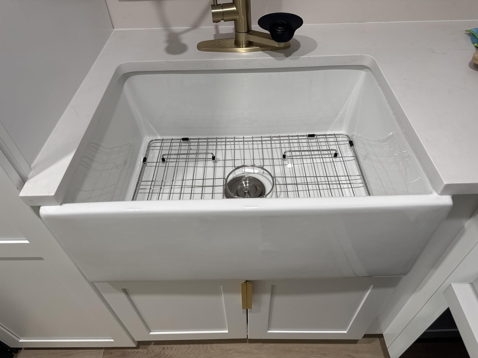 Lordear Glossy White Undermount Kitchen Sink 30 Inch Fireclay Porcelain Ceramic Sinks Single Bowl Basin 30x18x10 Inch customer photo 1